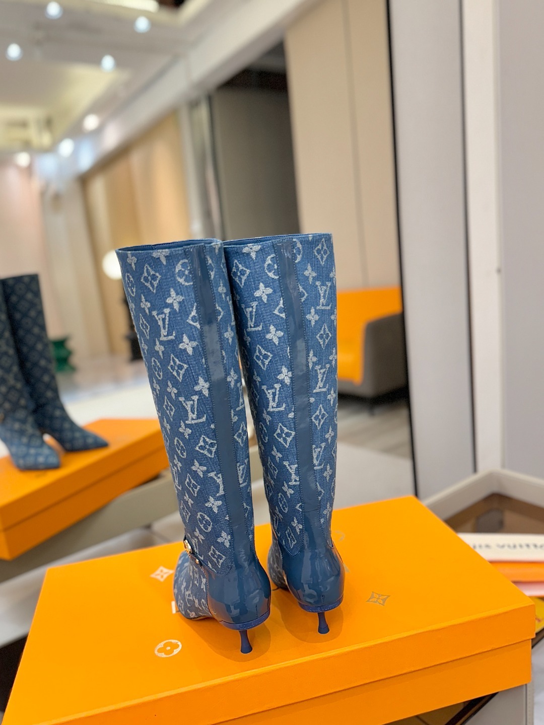【代购级】、Louis Vuitton 2025官秋冬长靴系列!完美楦型、尖头新品🆕、官网同步更新Lv五