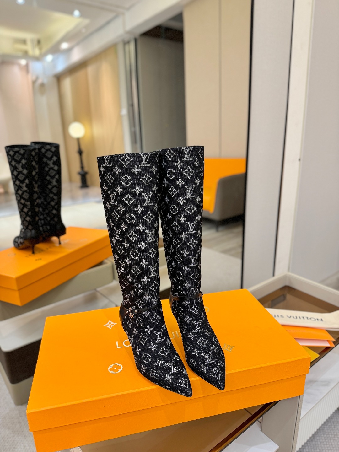 【代购级】、Louis Vuitton 2025官秋冬长靴系列！完美楦型、尖头新品🆕、官网同步更新Lv五