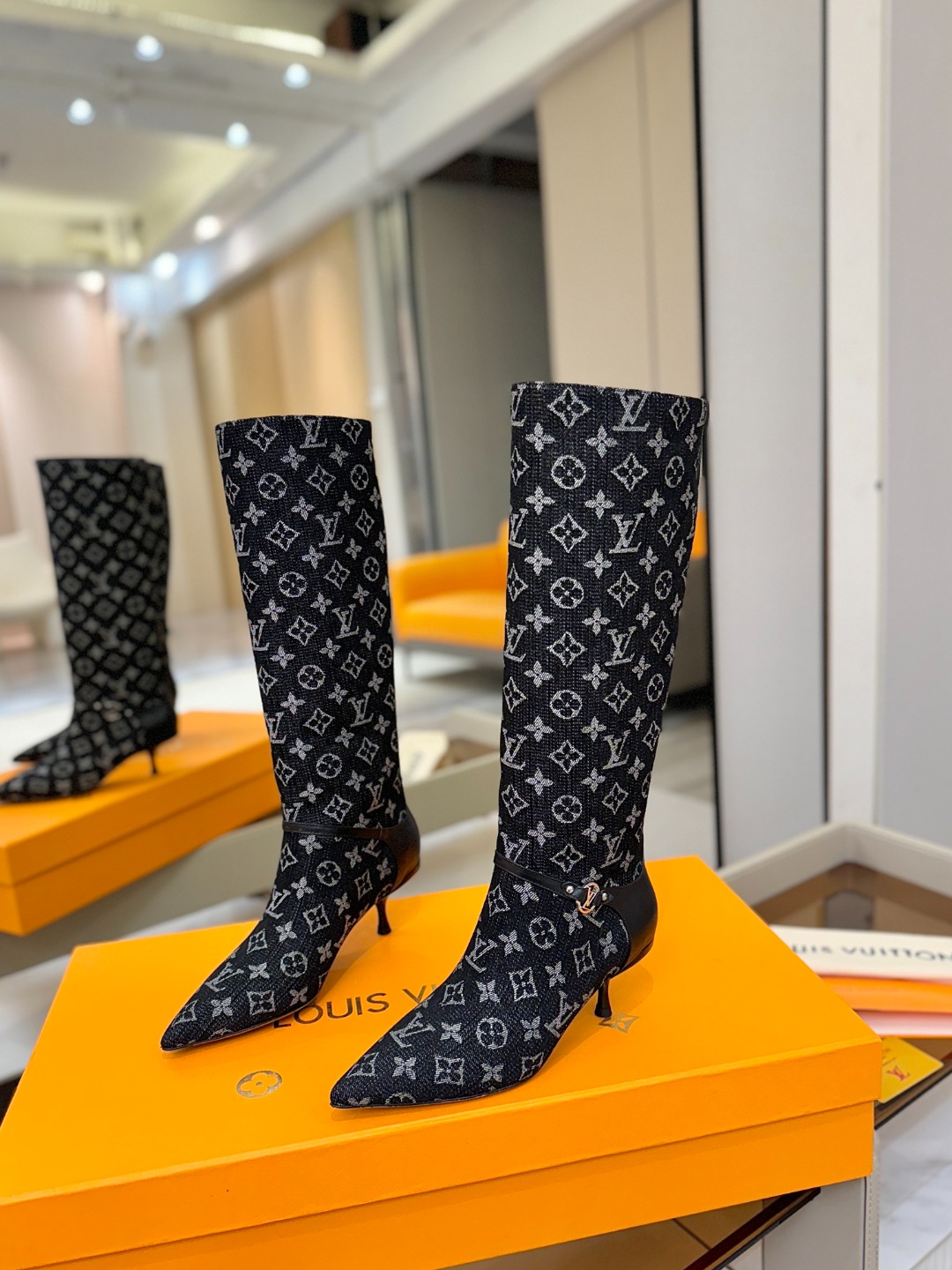 【代购级】、Louis Vuitton 2025官秋冬长靴系列！完美楦型、尖头新品🆕、官网同步更新Lv五