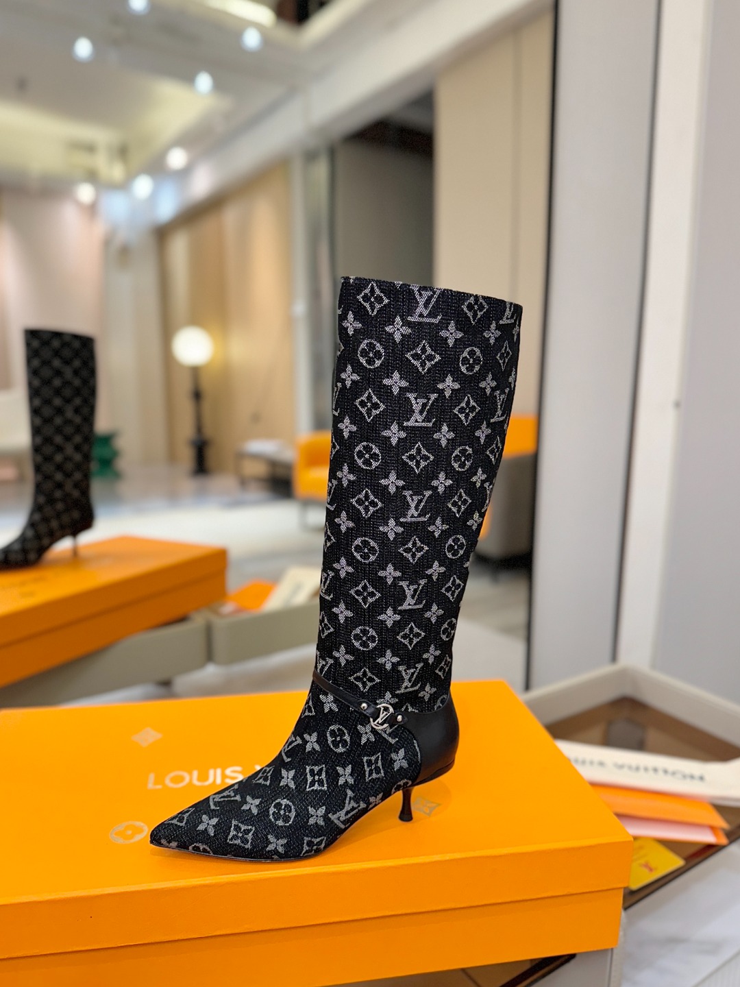 【代购级】、Louis Vuitton 2025官秋冬长靴系列！完美楦型、尖头新品🆕、官网同步更新Lv五
