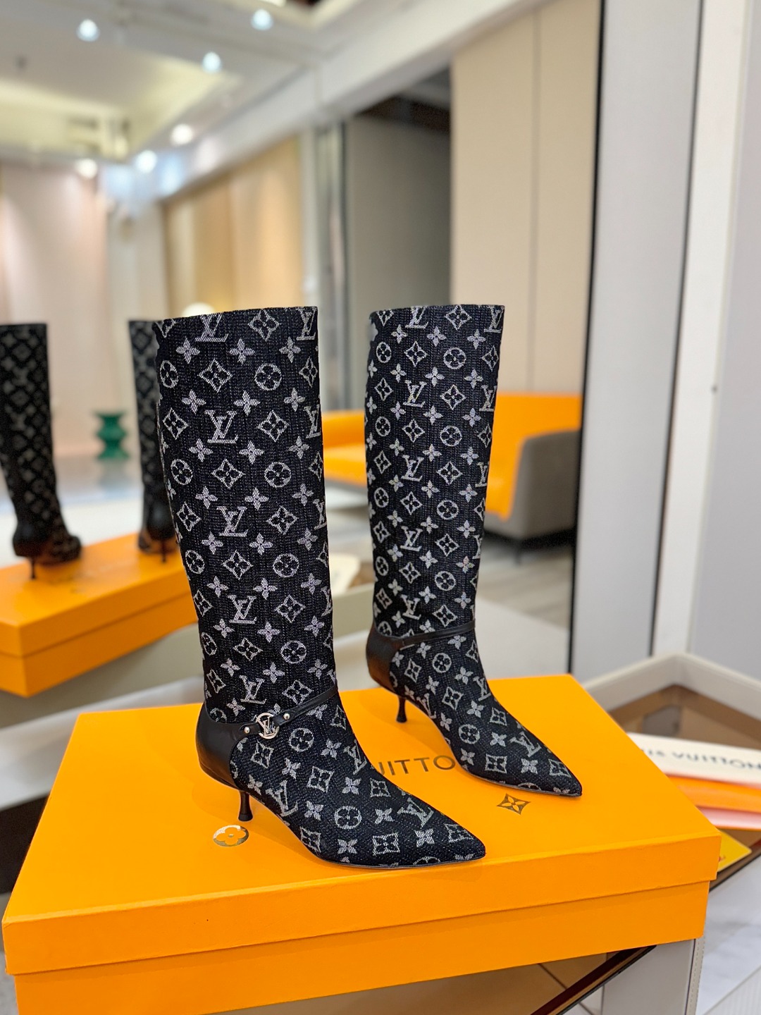 【代购级】、Louis Vuitton 2025官秋冬长靴系列！完美楦型、尖头新品🆕、官网同步更新Lv五