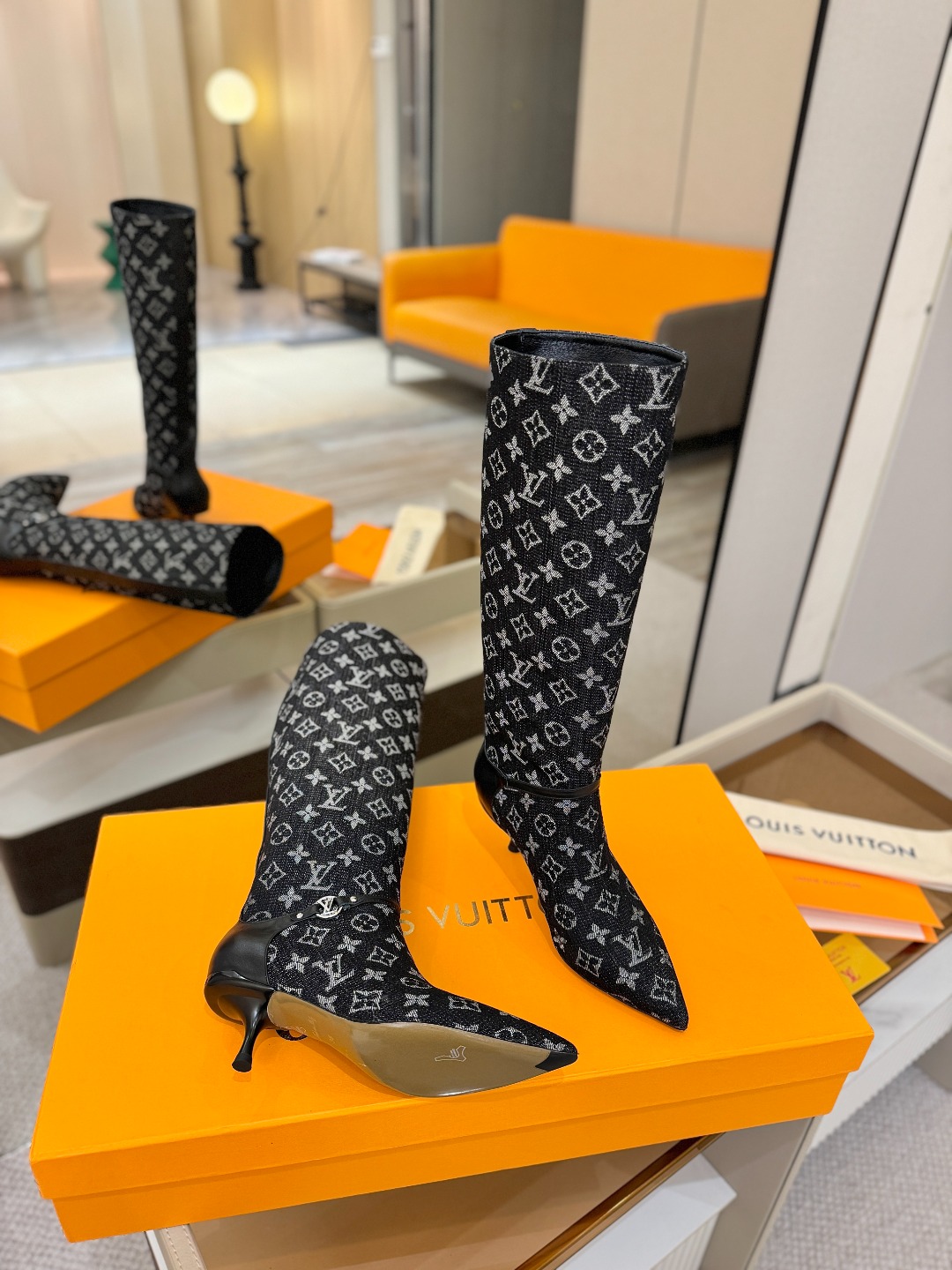 【代购级】、Louis Vuitton 2025官秋冬长靴系列！完美楦型、尖头新品🆕、官网同步更新Lv五
