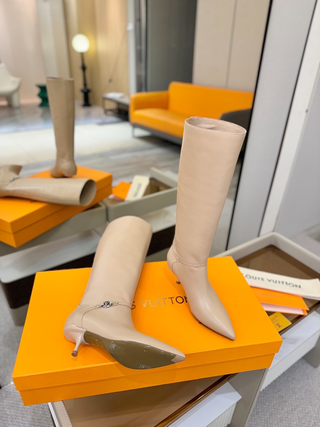【代购级】、Louis Vuitton 2025官秋冬长靴系列!完美楦型、尖头新品🆕、官网同步更新Lv五