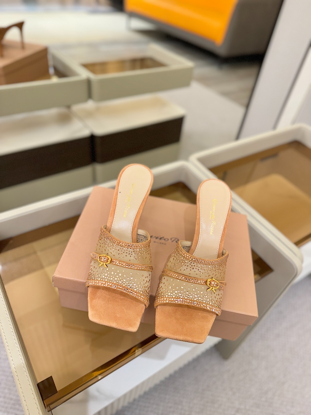 Gianvito rossi 👠拖鞋顶级版本!代购品质!👡施华洛奇水钻方头高跟拖鞋,宛如从童话中走来的仙
