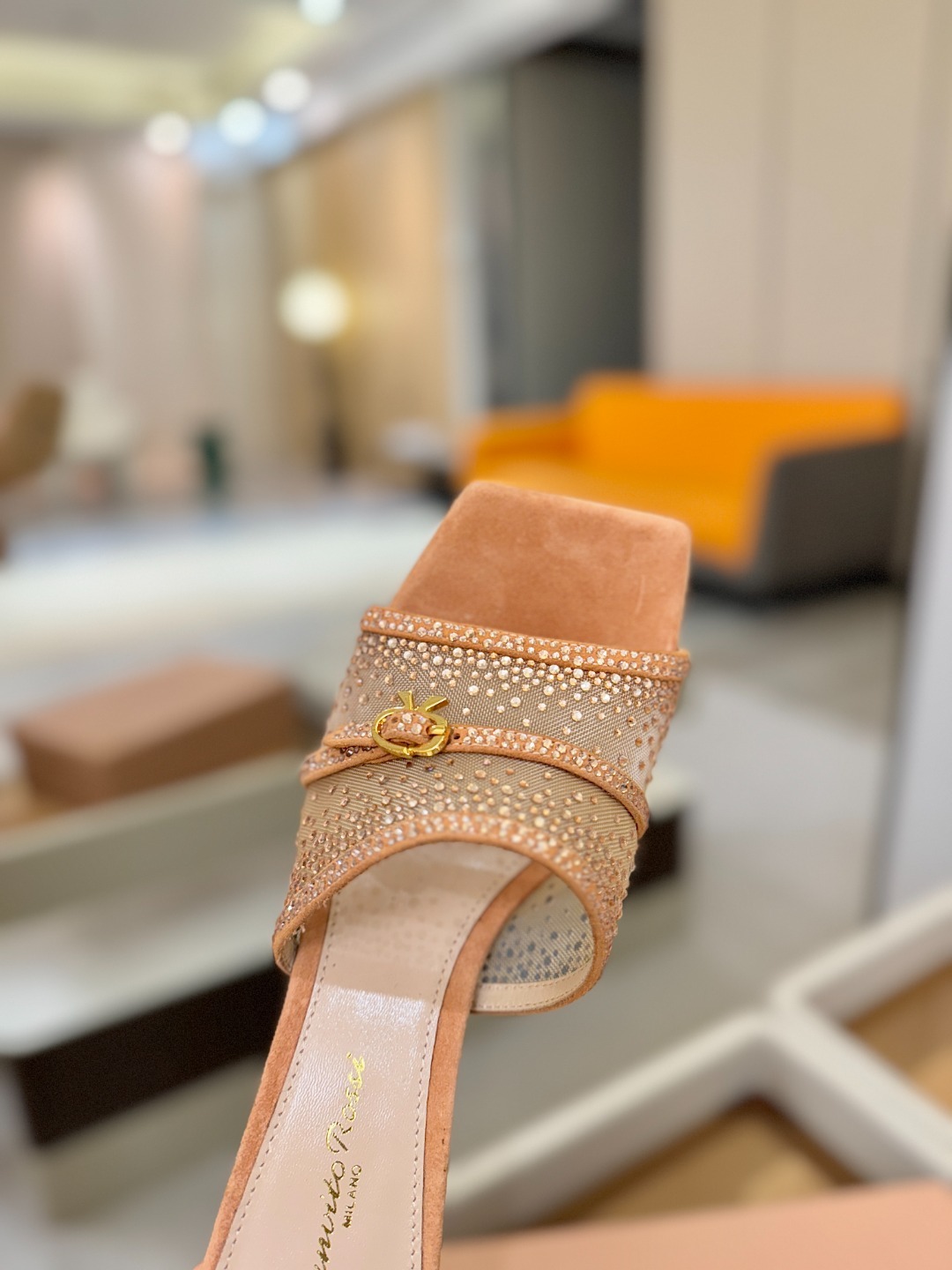 Gianvito rossi 👠拖鞋顶级版本!代购品质!👡施华洛奇水钻方头高跟拖鞋,宛如从童话中走来的仙
