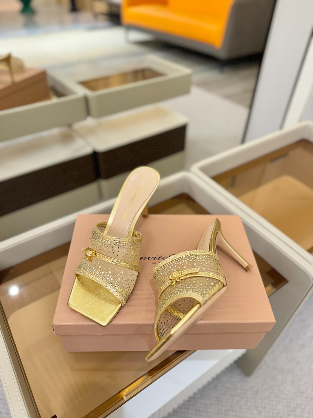 Gianvito rossi 👠拖鞋顶级版本!代购品质!👡施华洛奇水钻方头高跟拖鞋,宛如从童话中走来的仙
