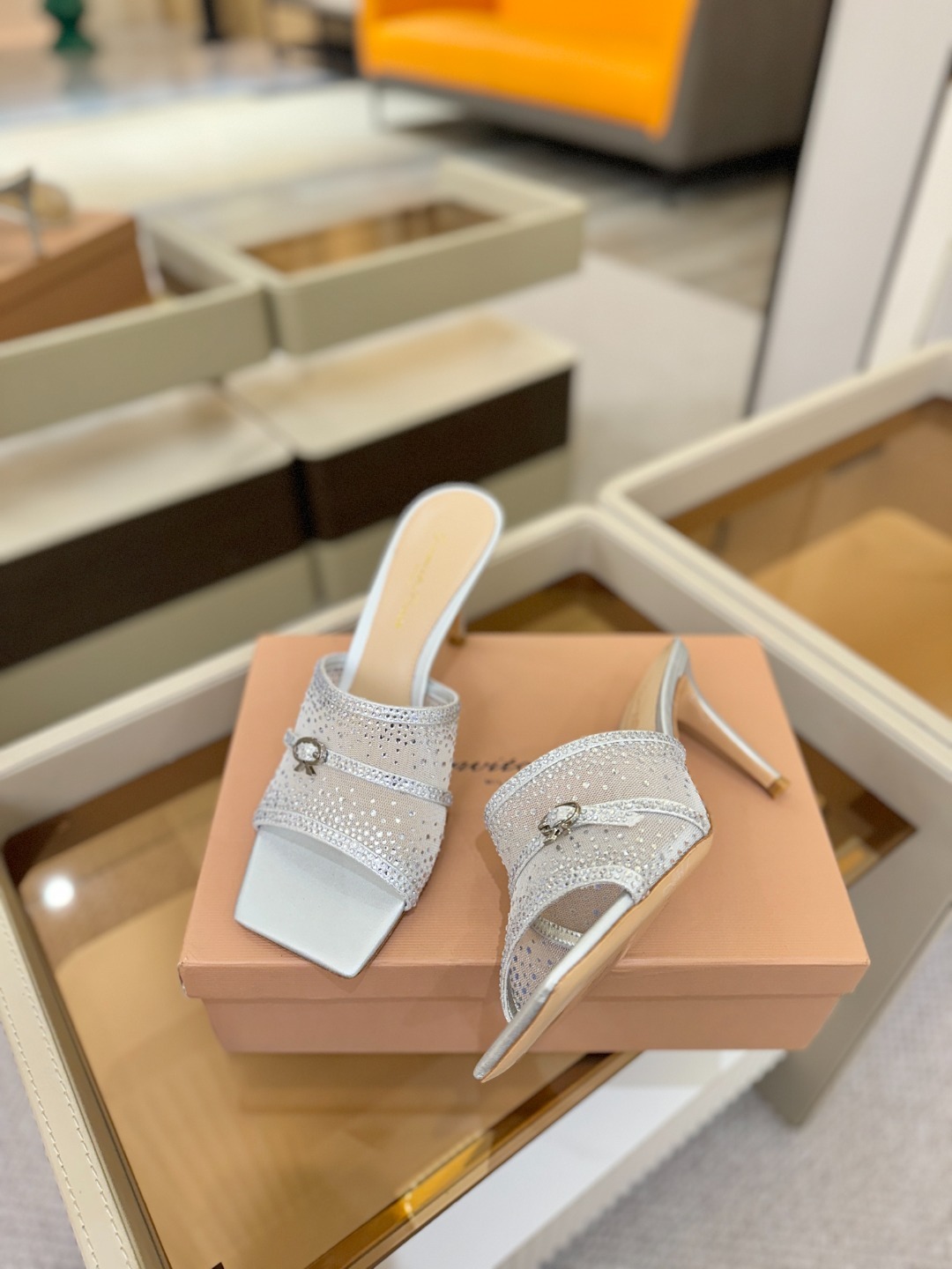 Gianvito rossi 👠拖鞋顶级版本!代购品质!👡施华洛奇水钻方头高跟拖鞋,宛如从童话中走来的仙