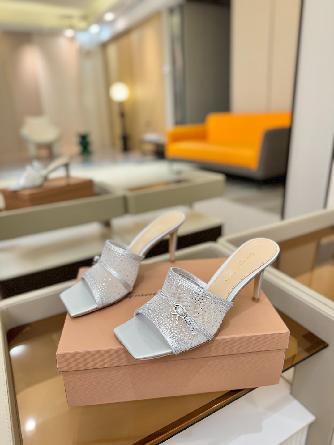 Gianvito rossi 👠拖鞋顶级版本!代购品质!👡施华洛奇水钻方头高跟拖鞋,宛如从童话中走来的仙