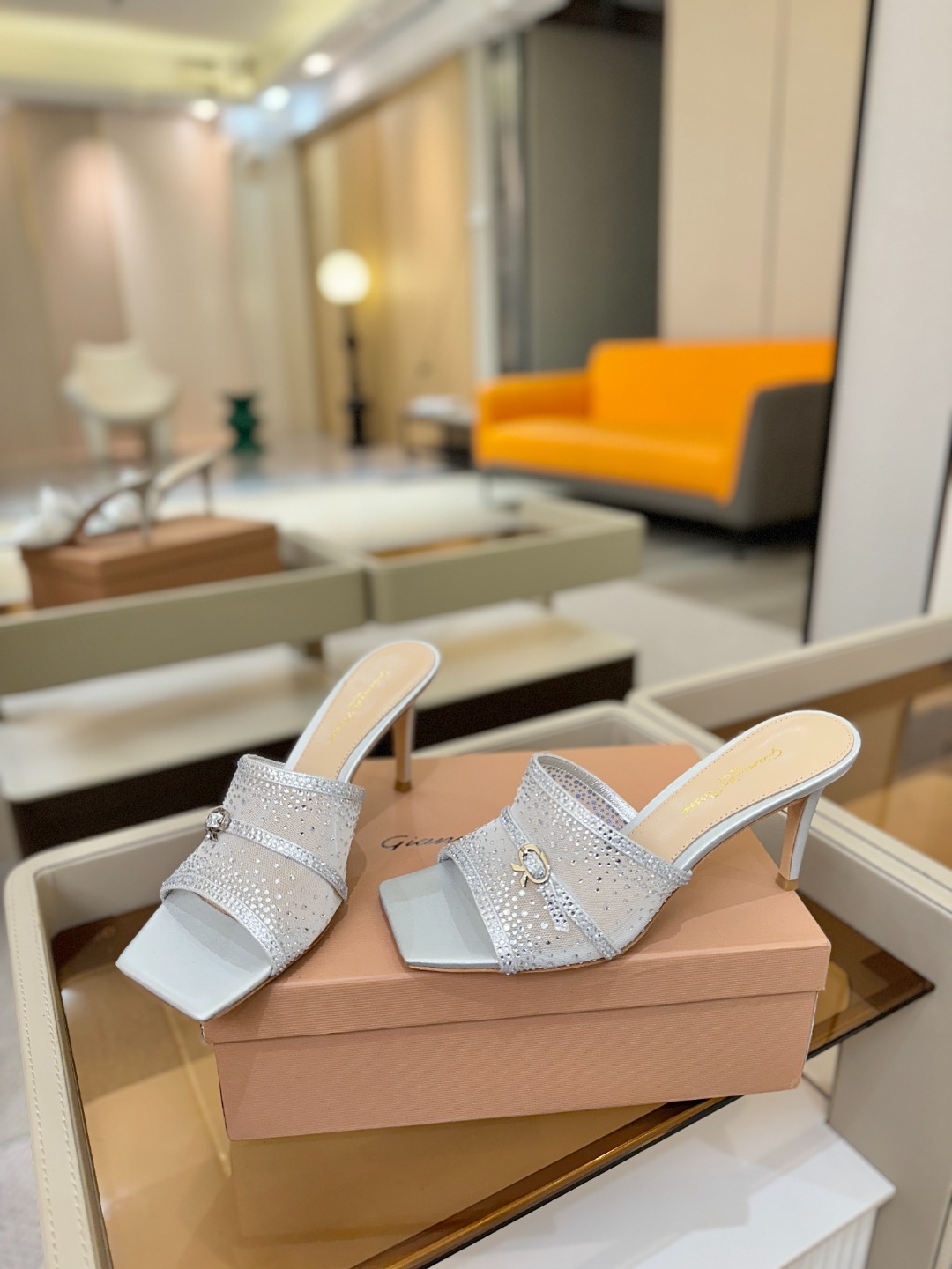 Gianvito rossi 👠拖鞋顶级版本!代购品质!👡施华洛奇水钻方头高跟拖鞋,宛如从童话中走来的仙