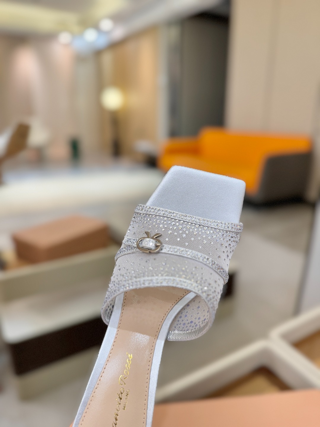 Gianvito rossi 👠拖鞋顶级版本!代购品质!👡施华洛奇水钻方头高跟拖鞋,宛如从童话中走来的仙