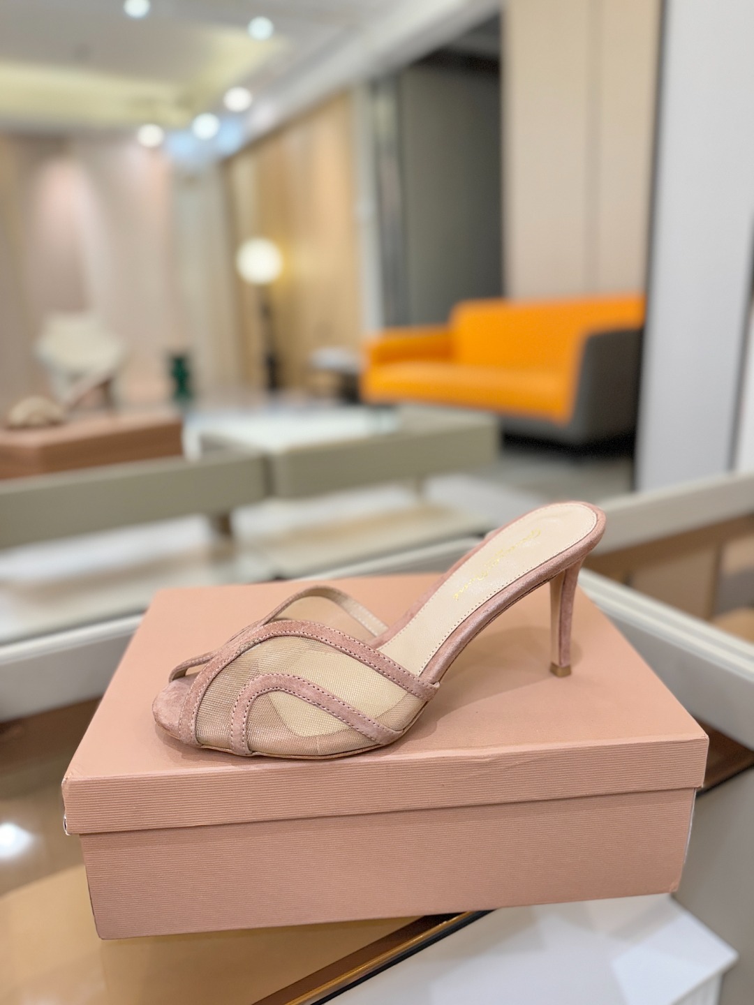 Gianvito rossi 👠顶级版本!代购品质!👡施华洛奇水钻圆头高跟拖鞋,宛如从童话中走来的仙履😜