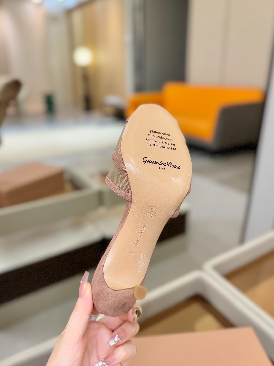 Gianvito rossi 👠顶级版本!代购品质!👡施华洛奇水钻圆头高跟拖鞋,宛如从童话中走来的仙履😜