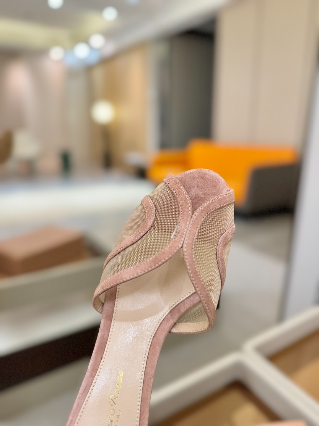 Gianvito rossi 👠顶级版本!代购品质!👡施华洛奇水钻圆头高跟拖鞋,宛如从童话中走来的仙履😜
