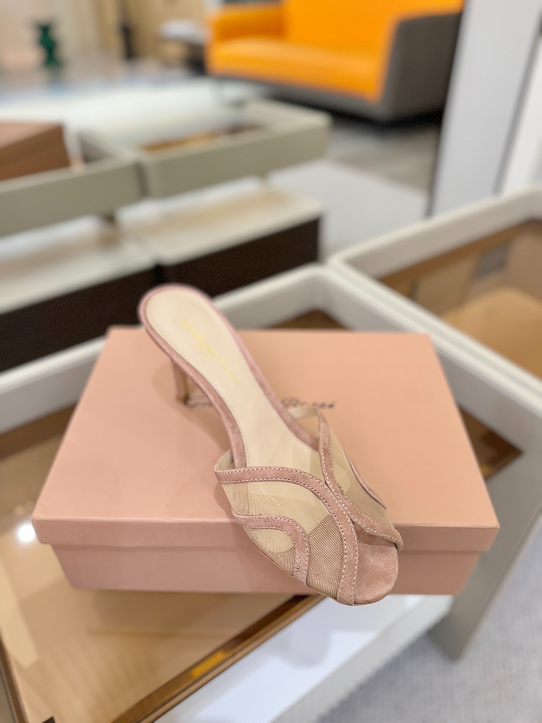 Gianvito rossi 👠顶级版本!代购品质!👡施华洛奇水钻圆头高跟拖鞋,宛如从童话中走来的仙履😜