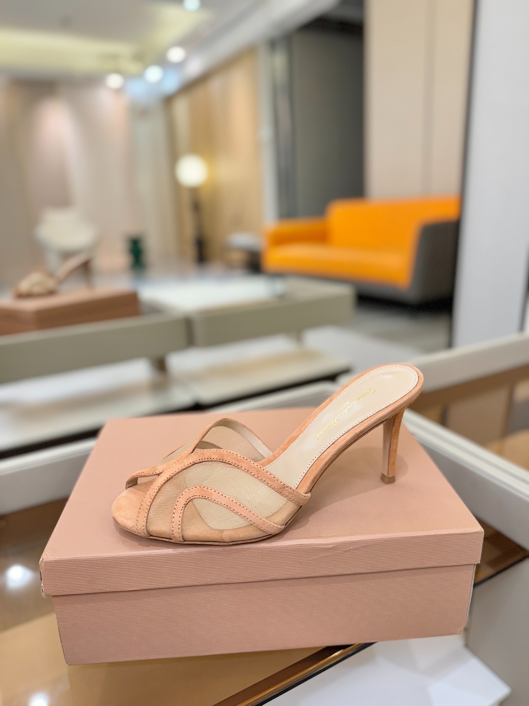 Gianvito rossi 👠顶级版本!代购品质!👡施华洛奇水钻圆头高跟拖鞋,宛如从童话中走来的仙履😜
