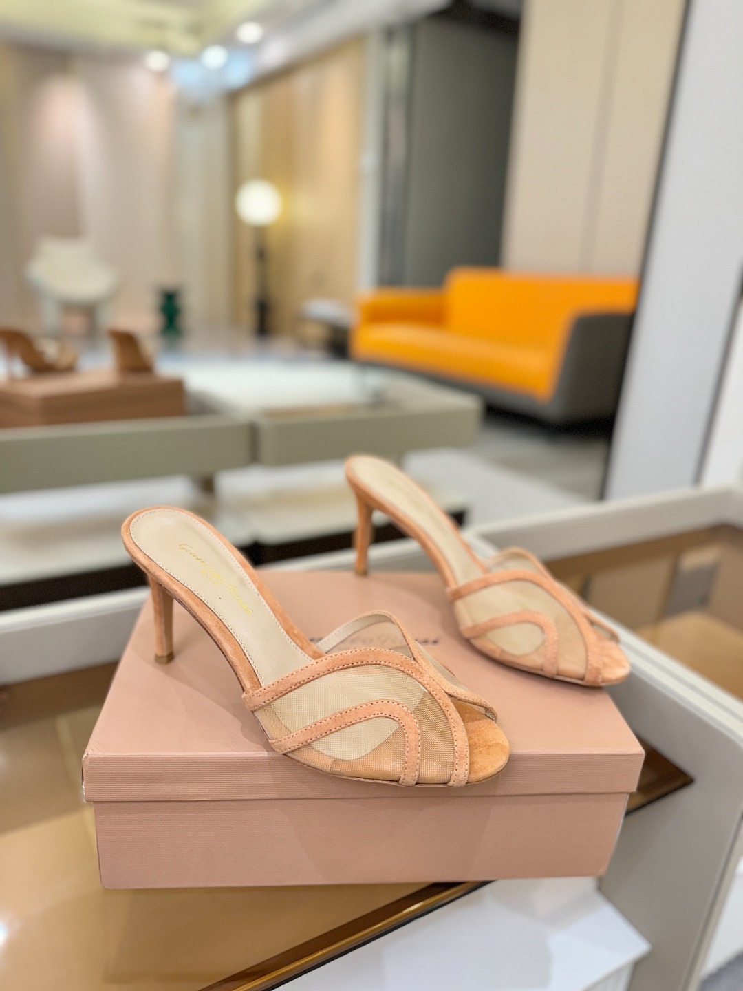 Gianvito rossi 👠顶级版本!代购品质!👡施华洛奇水钻圆头高跟拖鞋,宛如从童话中走来的仙履😜