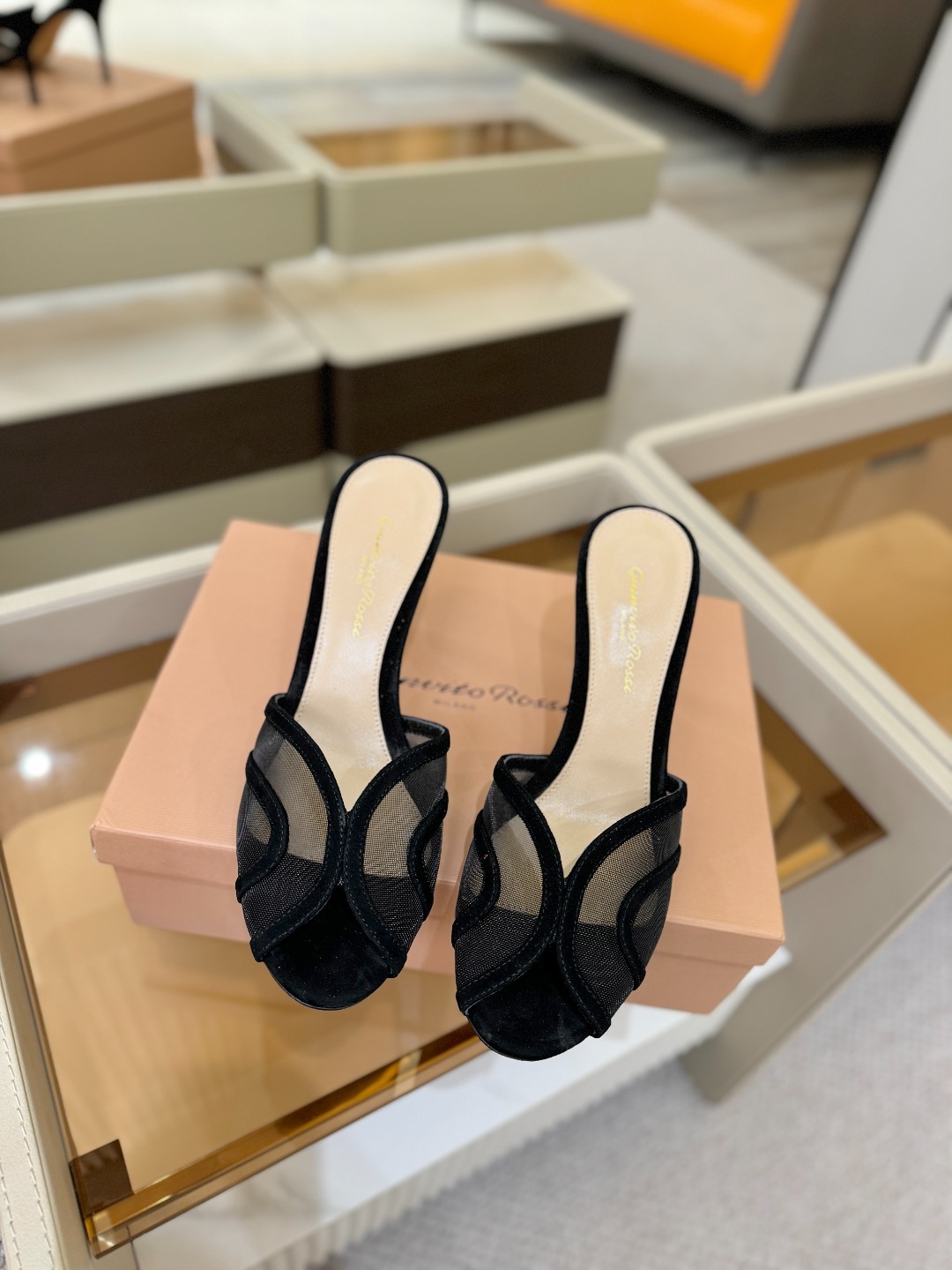 Gianvito rossi 👠顶级版本!代购品质!👡施华洛奇水钻圆头高跟拖鞋,宛如从童话中走来的仙履😜