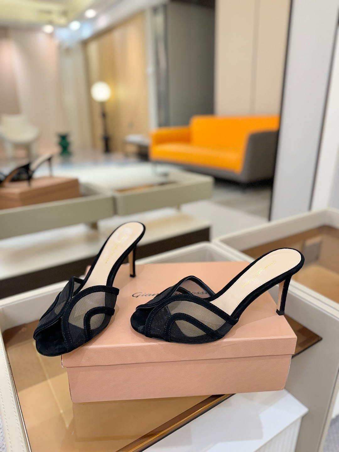 Gianvito rossi 👠顶级版本!代购品质!👡施华洛奇水钻圆头高跟拖鞋,宛如从童话中走来的仙履😜