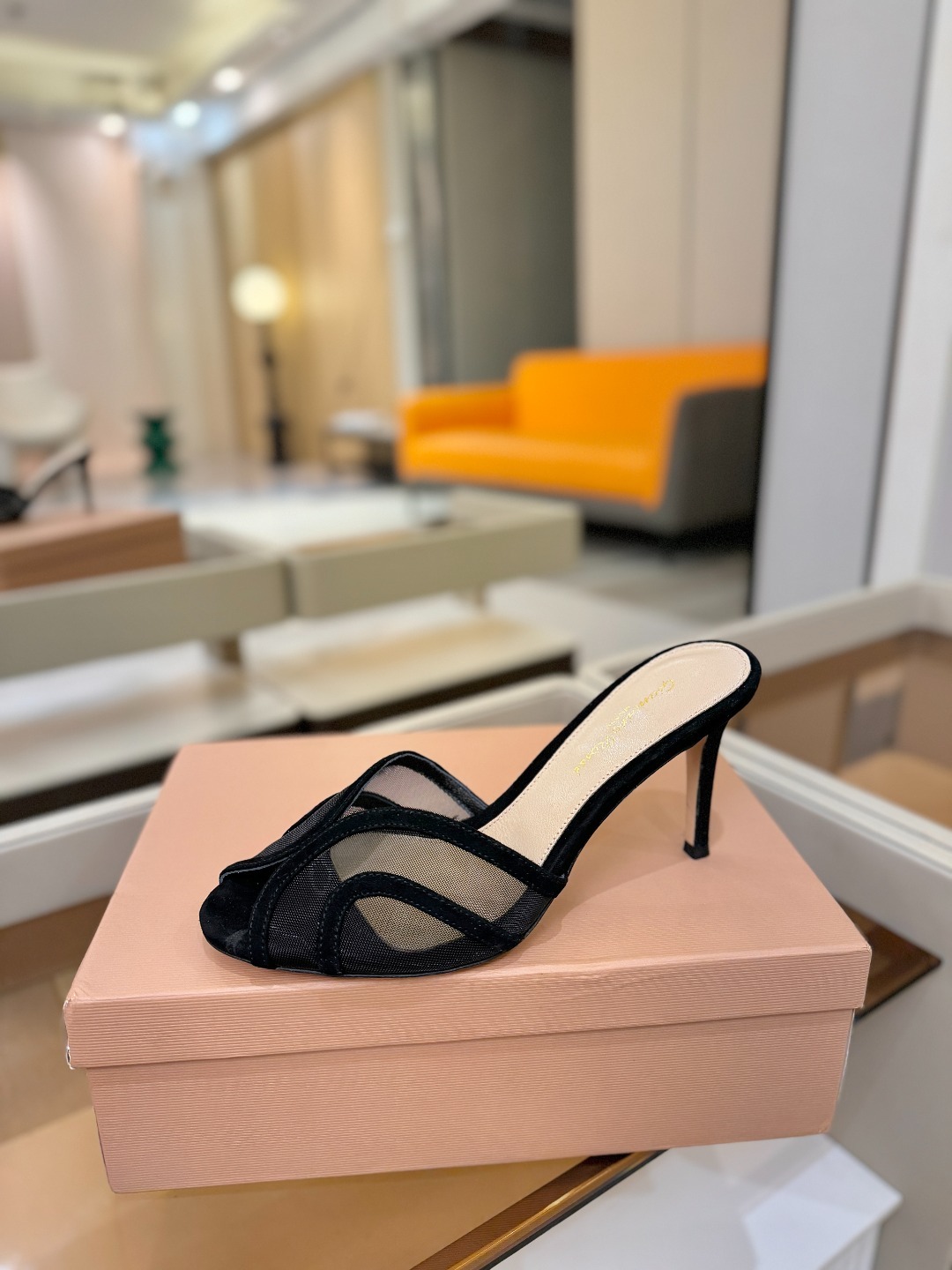 Gianvito rossi 👠顶级版本!代购品质!👡施华洛奇水钻圆头高跟拖鞋,宛如从童话中走来的仙履😜