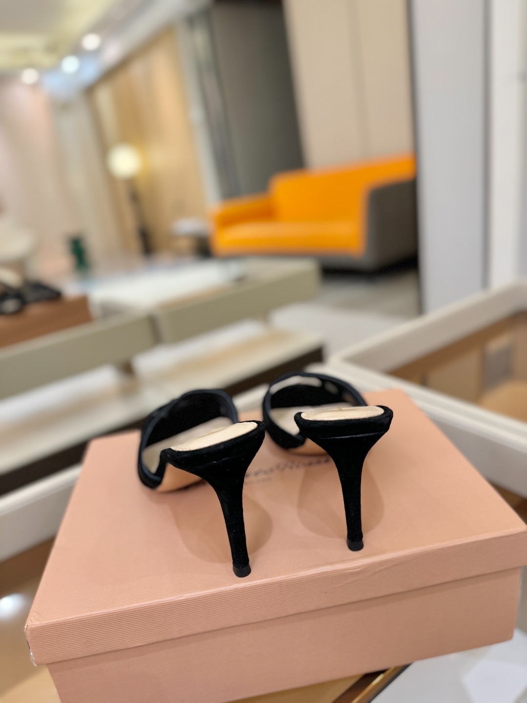 Gianvito rossi 👠顶级版本!代购品质!👡施华洛奇水钻圆头高跟拖鞋,宛如从童话中走来的仙履😜