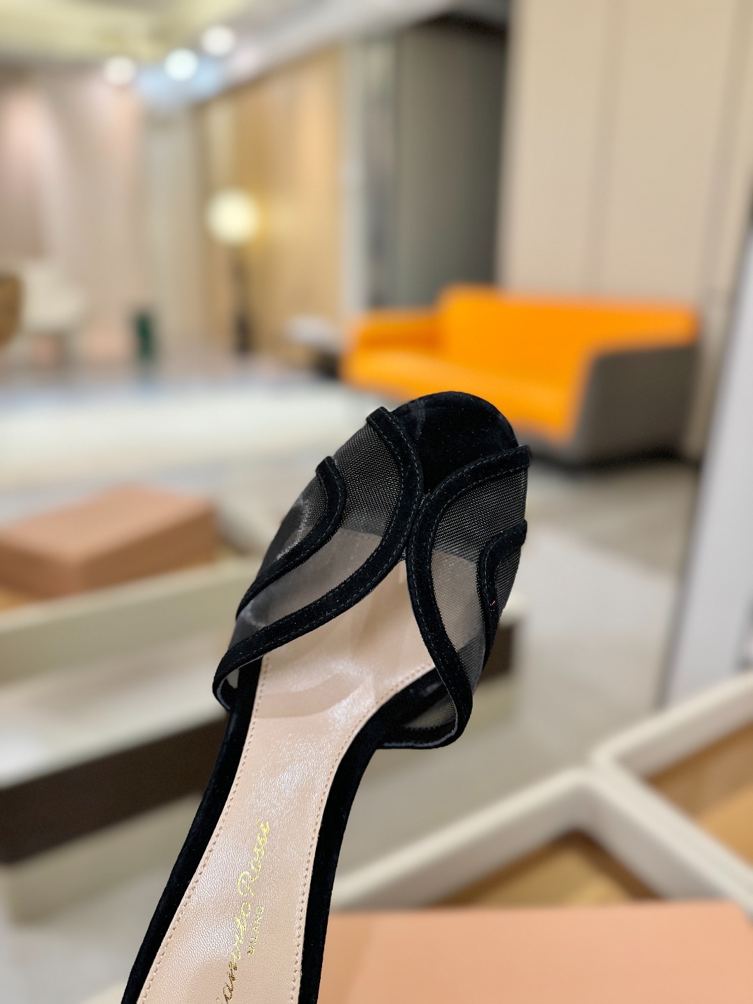 Gianvito rossi 👠顶级版本!代购品质!👡施华洛奇水钻圆头高跟拖鞋,宛如从童话中走来的仙履😜