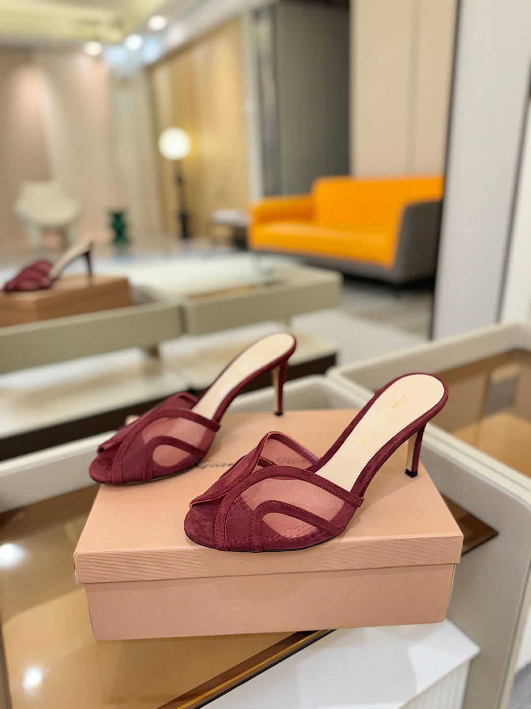 Gianvito rossi 👠顶级版本!代购品质!👡施华洛奇水钻圆头高跟拖鞋,宛如从童话中走来的仙履😜