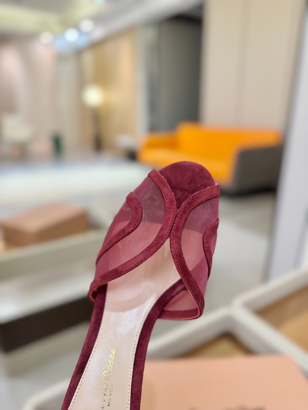 Gianvito rossi 👠顶级版本!代购品质!👡施华洛奇水钻圆头高跟拖鞋,宛如从童话中走来的仙履😜