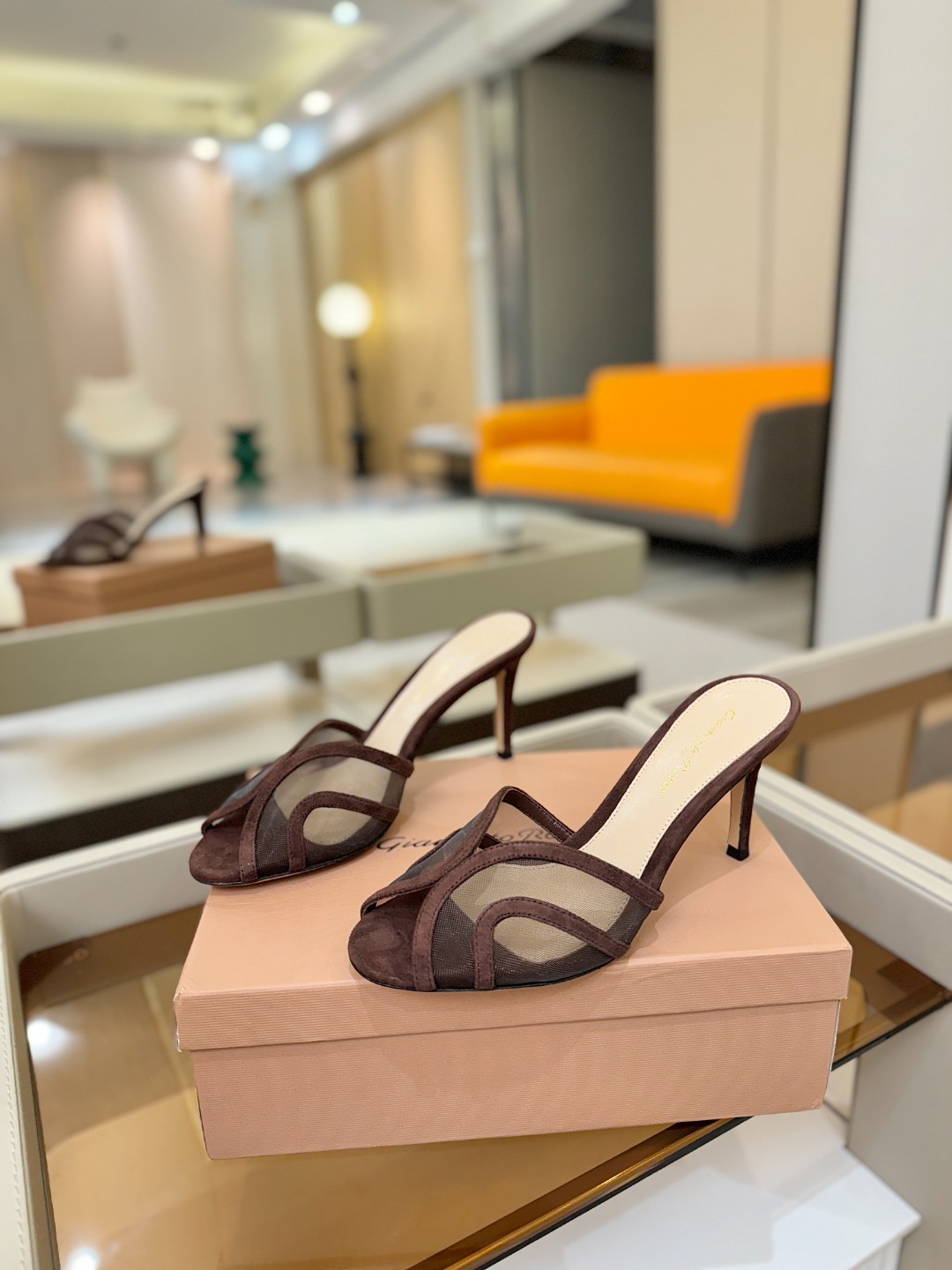 Gianvito rossi 👠顶级版本!代购品质!👡施华洛奇水钻圆头高跟拖鞋,宛如从童话中走来的仙履😜