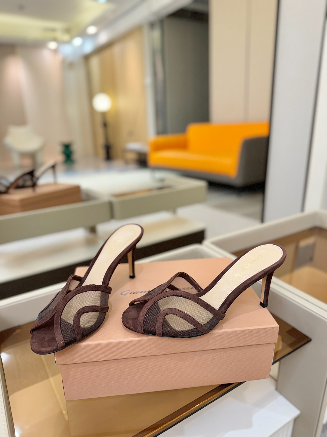 Gianvito rossi 👠顶级版本!代购品质!👡施华洛奇水钻圆头高跟拖鞋,宛如从童话中走来的仙履😜