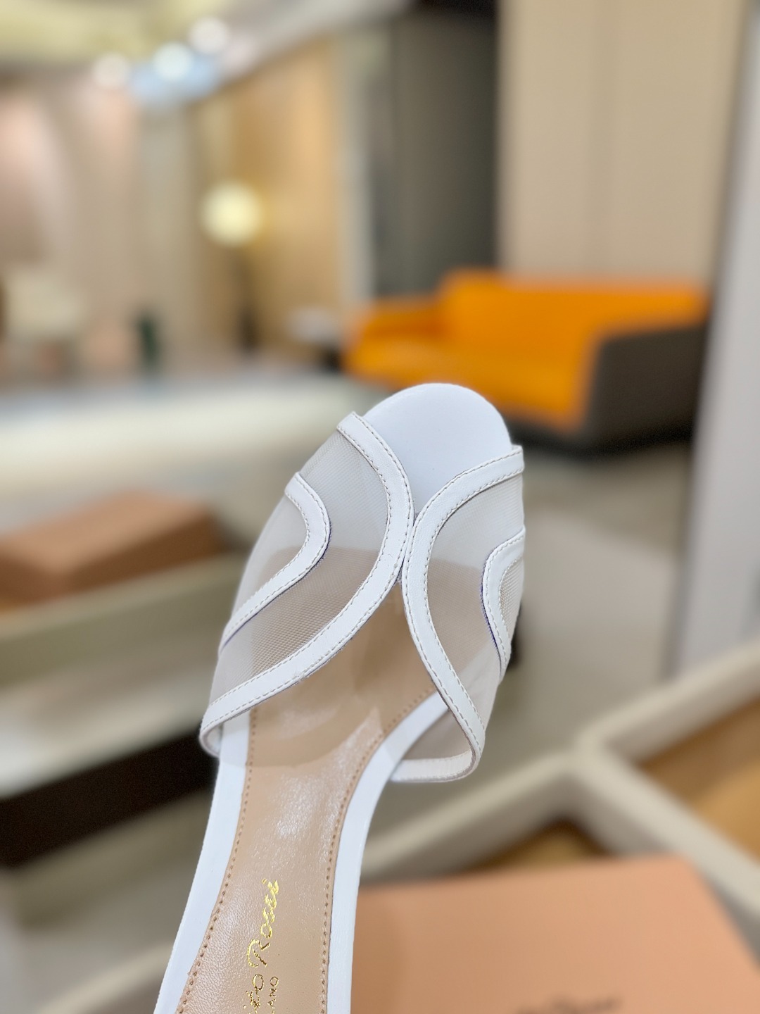 Gianvito rossi 👠顶级版本!代购品质!👡施华洛奇水钻圆头高跟拖鞋,宛如从童话中走来的仙履😜