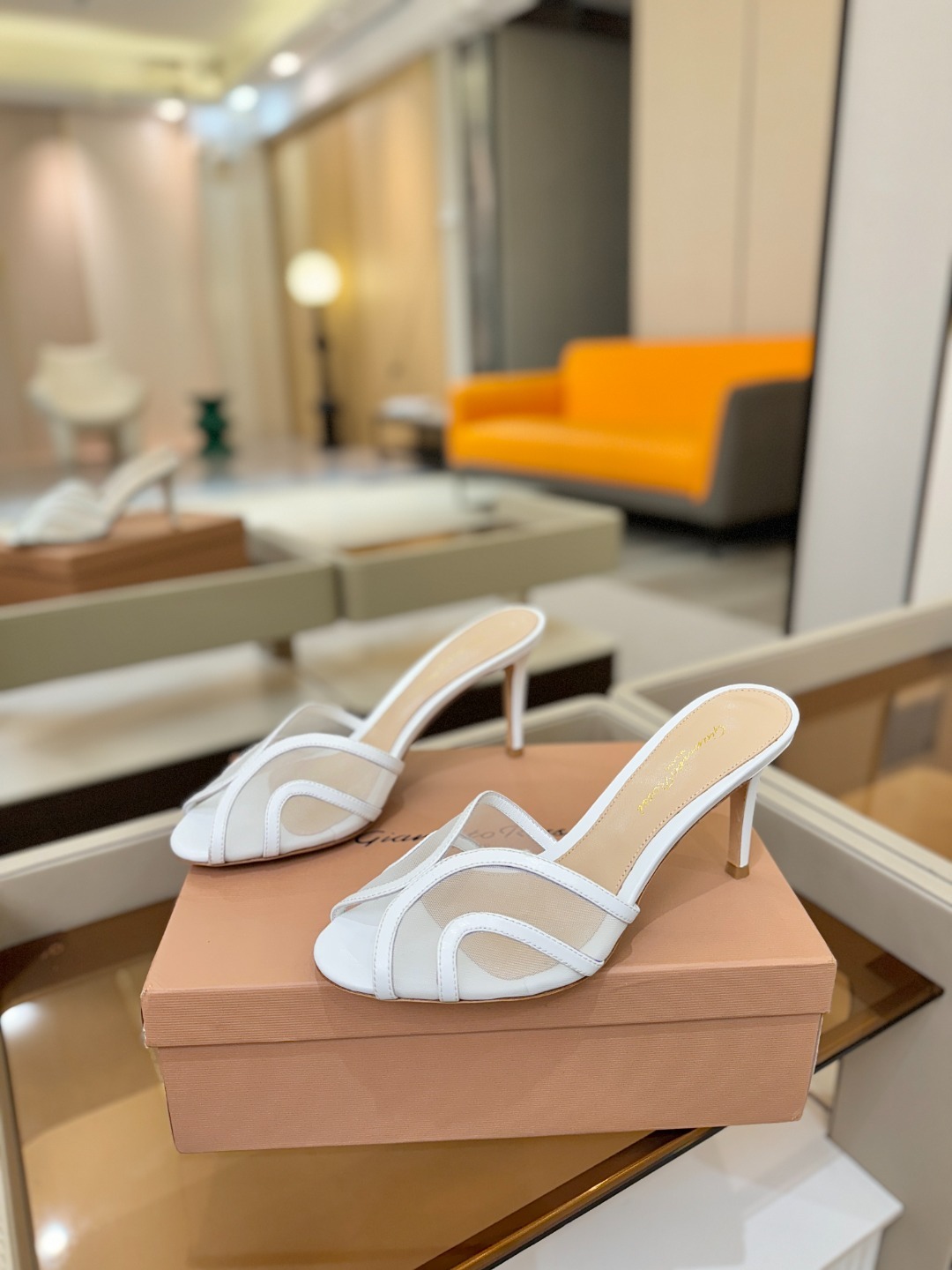 Gianvito rossi 👠顶级版本!代购品质!👡施华洛奇水钻圆头高跟拖鞋,宛如从童话中走来的仙履😜