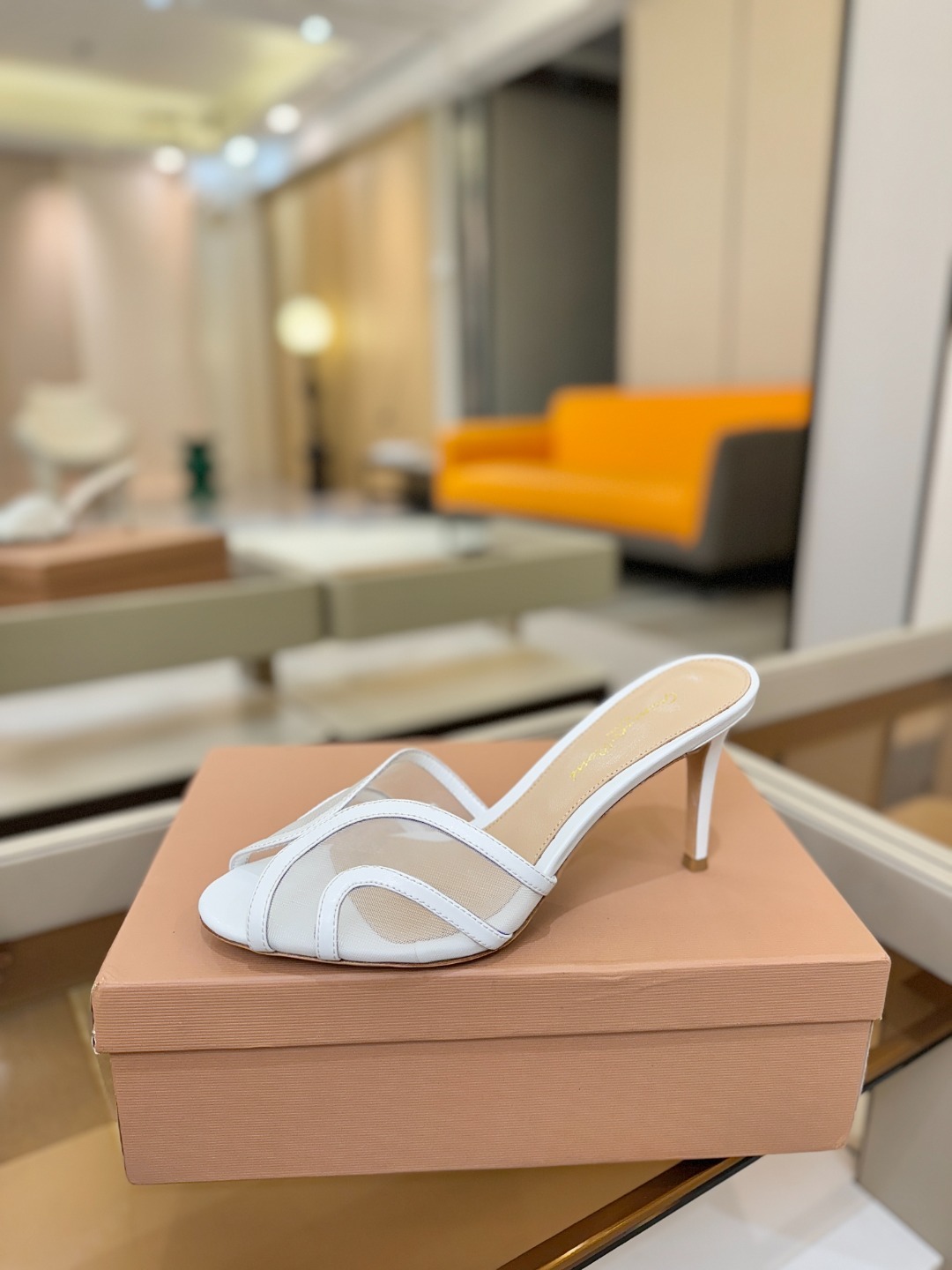 Gianvito rossi 👠顶级版本!代购品质!👡施华洛奇水钻圆头高跟拖鞋,宛如从童话中走来的仙履😜