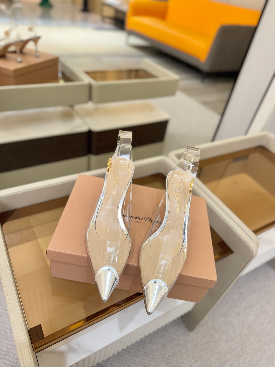 Gianvito rossi 👠顶级版本！代购品质！👡尖头高跟凉鞋，宛如从童话中走来的仙履😜💖。尖头设计