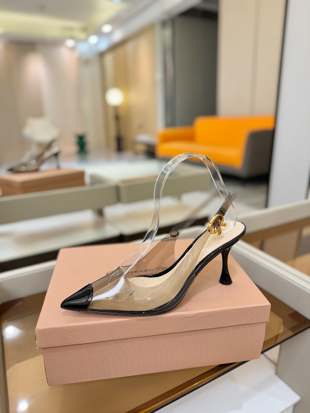 Gianvito rossi 👠顶级版本！代购品质！👡尖头高跟凉鞋，宛如从童话中走来的仙履😜💖。尖头设计