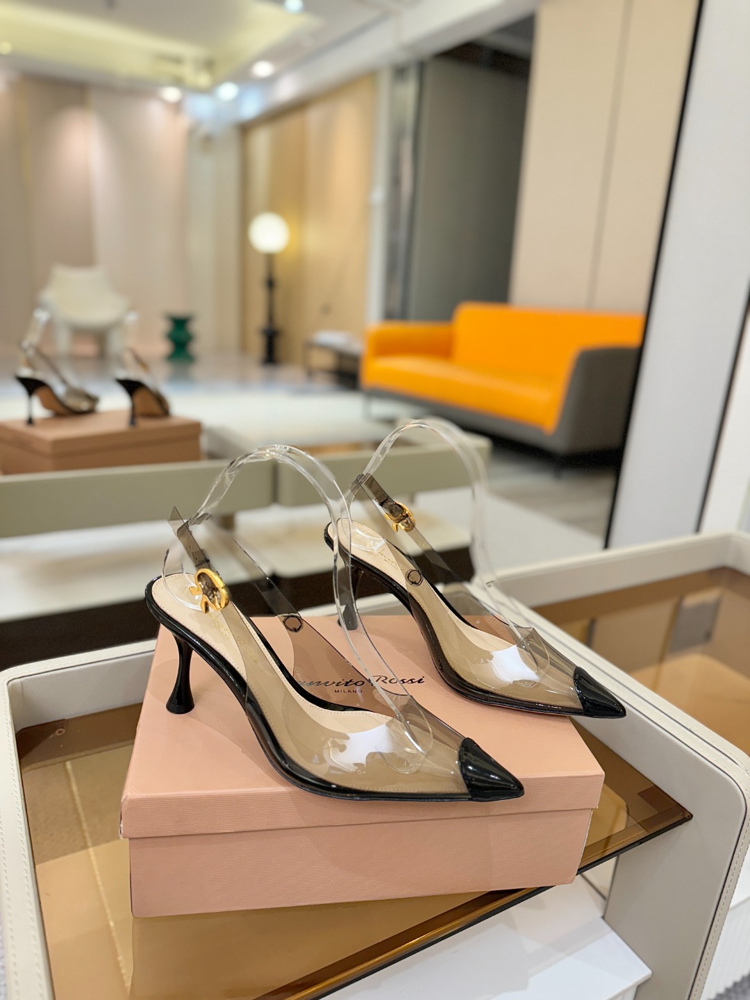 Gianvito rossi 👠顶级版本！代购品质！👡尖头高跟凉鞋，宛如从童话中走来的仙履😜💖。尖头设计