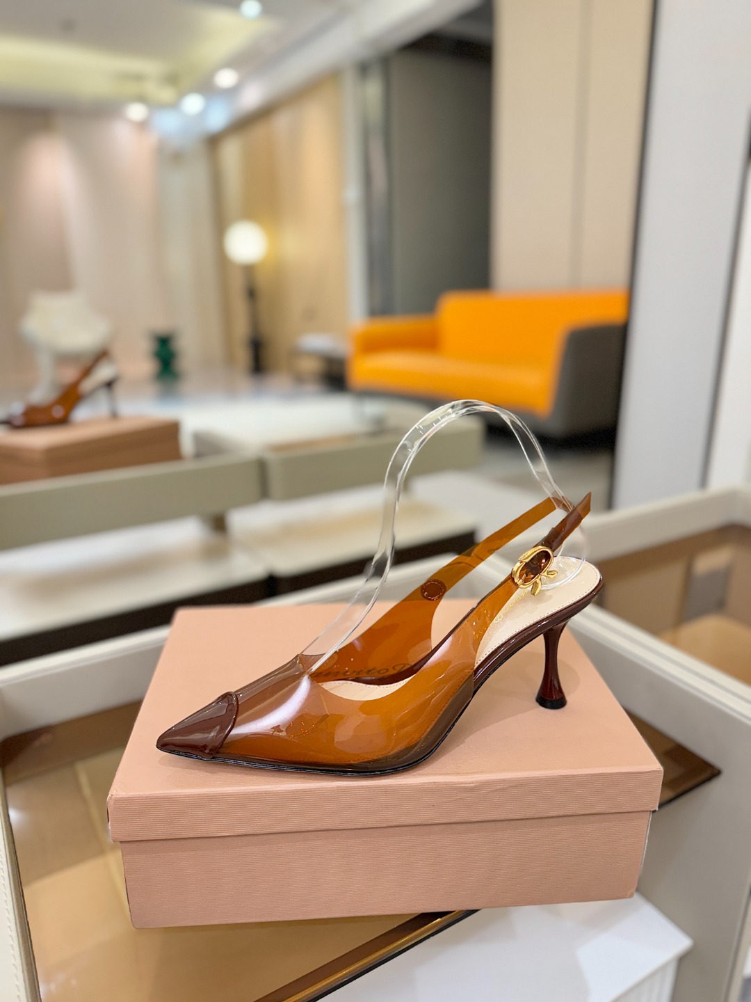 Gianvito rossi 👠顶级版本！代购品质！👡尖头高跟凉鞋，宛如从童话中走来的仙履😜💖。尖头设计