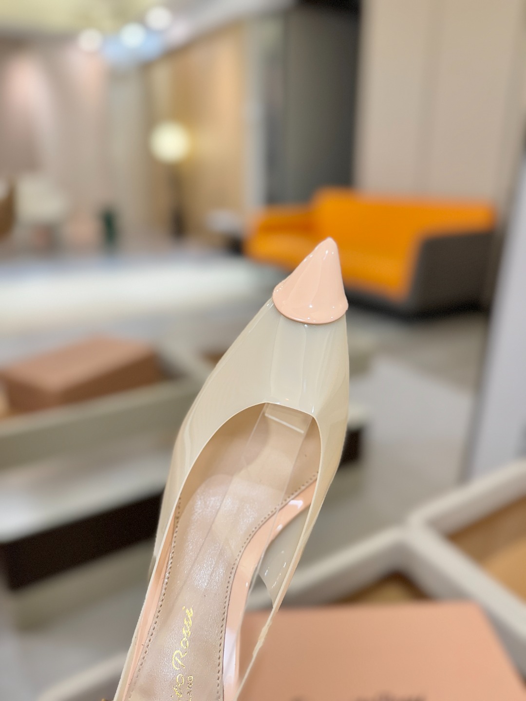 Gianvito rossi 👠顶级版本！代购品质！👡尖头高跟凉鞋，宛如从童话中走来的仙履😜💖。尖头设计