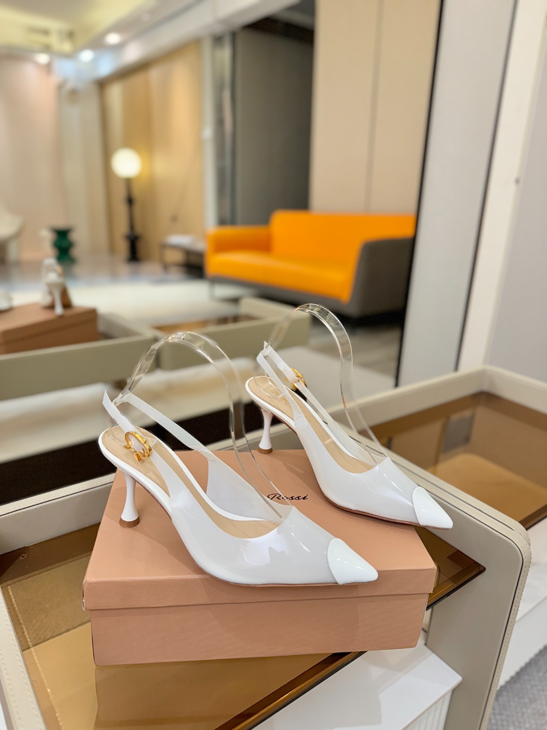 Gianvito rossi 👠顶级版本！代购品质！👡尖头高跟凉鞋，宛如从童话中走来的仙履😜💖。尖头设计
