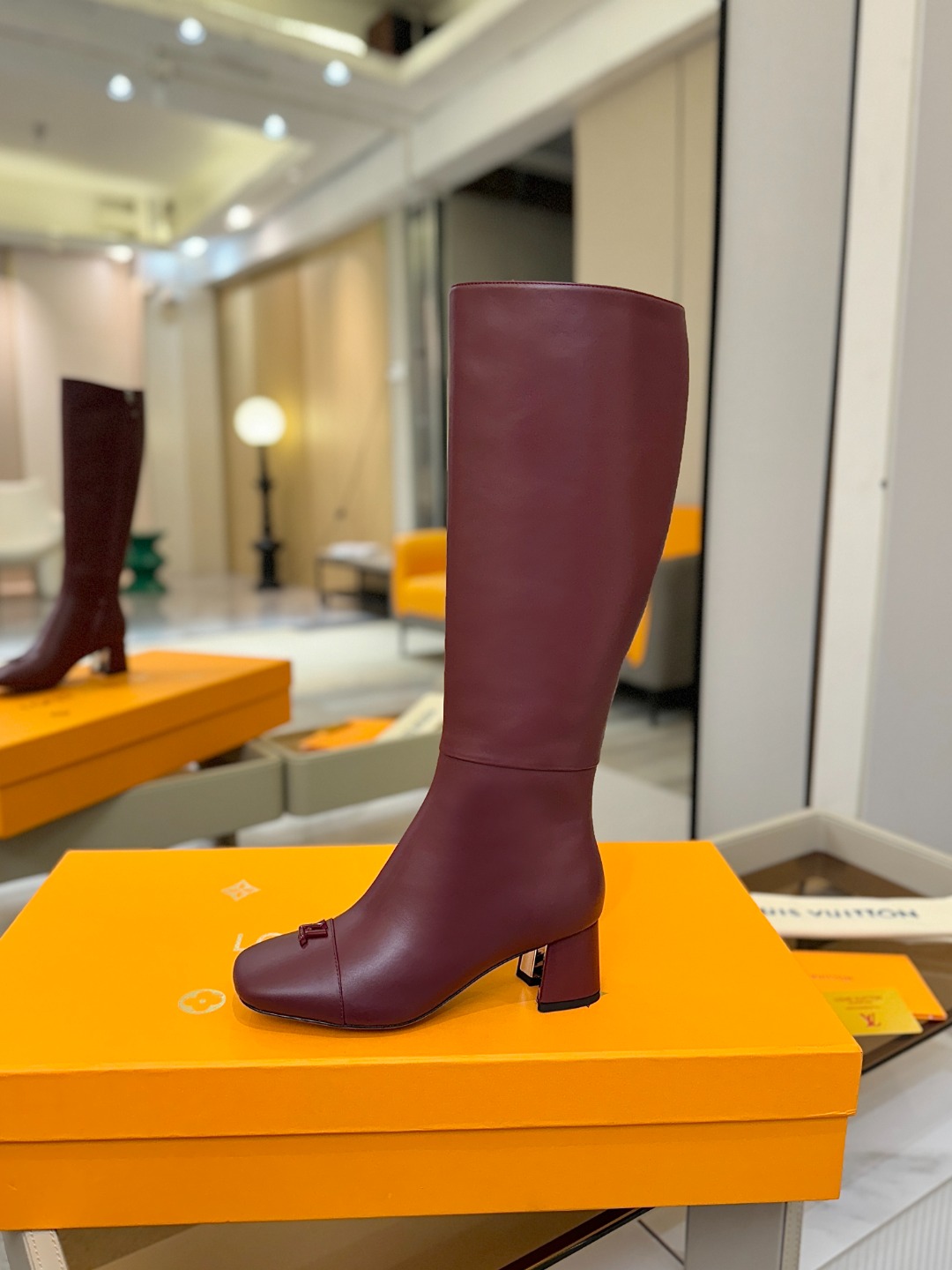 L✔️家秋冬 专柜 走秀16寸高靴、官网系列、同步更新、完美楦型+小V扣设计、再现经典、款式简单大方、走