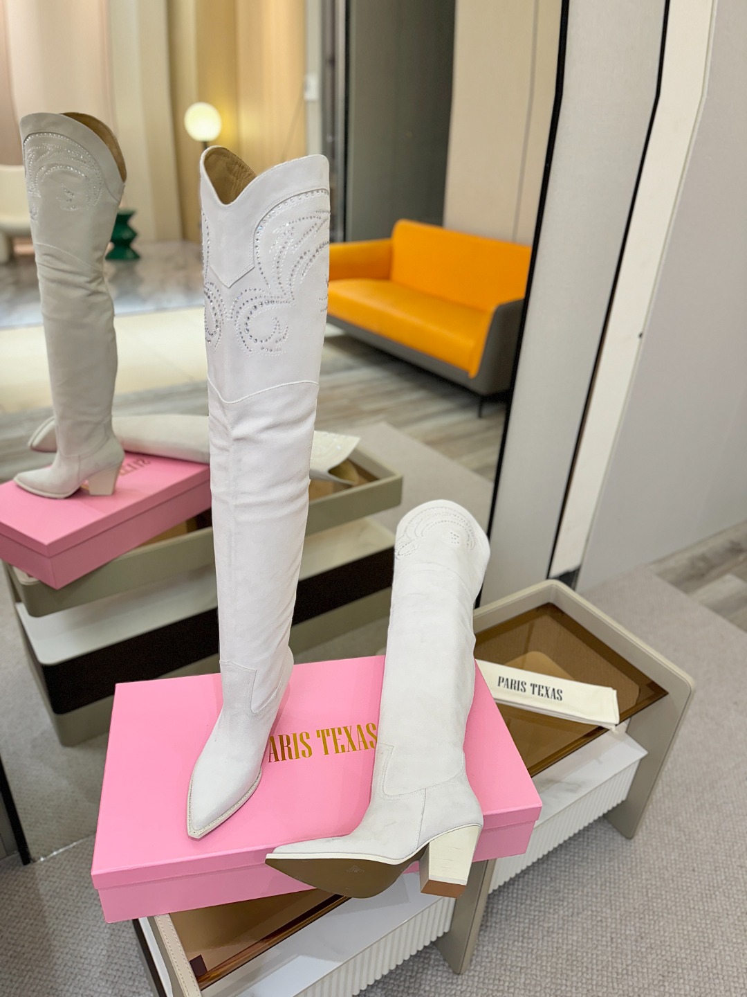 𝙋𝙖𝙧𝙞𝙨 𝙏𝙚𝙭𝙖𝙨 德州巴黎 Paris Texas 刺绣烫钻过膝长靴 ♡优雅风格，创造不一样的感觉
