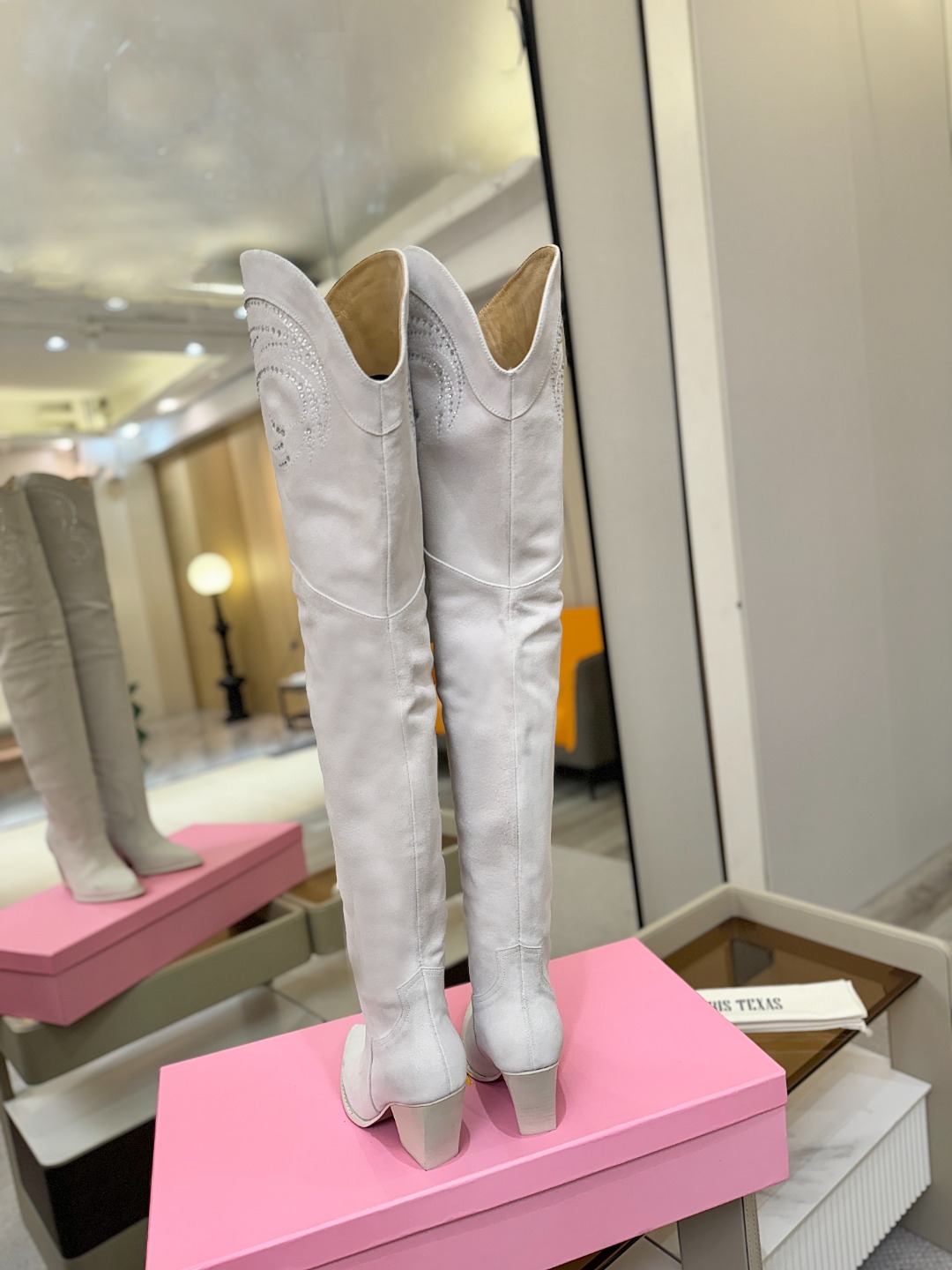 𝙋𝙖𝙧𝙞𝙨 𝙏𝙚𝙭𝙖𝙨 德州巴黎 Paris Texas 刺绣烫钻过膝长靴 ♡优雅风格，创造不一样的感觉