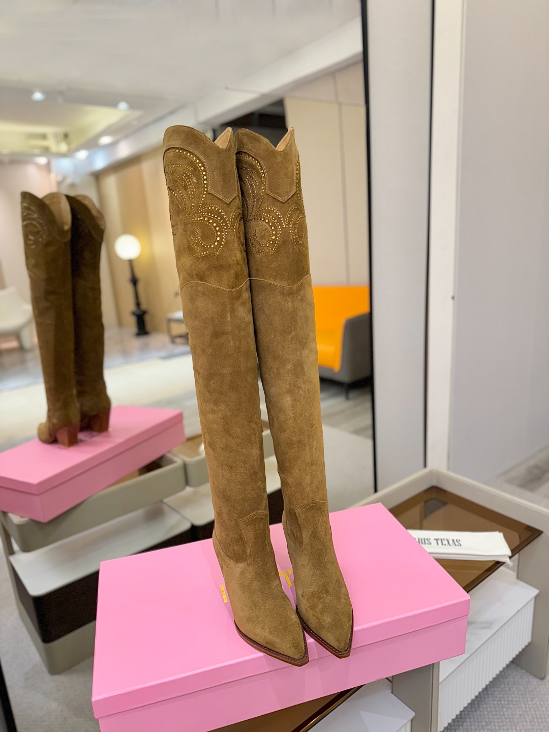 𝙋𝙖𝙧𝙞𝙨 𝙏𝙚𝙭𝙖𝙨 德州巴黎 Paris Texas 刺绣烫钻过膝长靴 ♡优雅风格，创造不一样的感觉