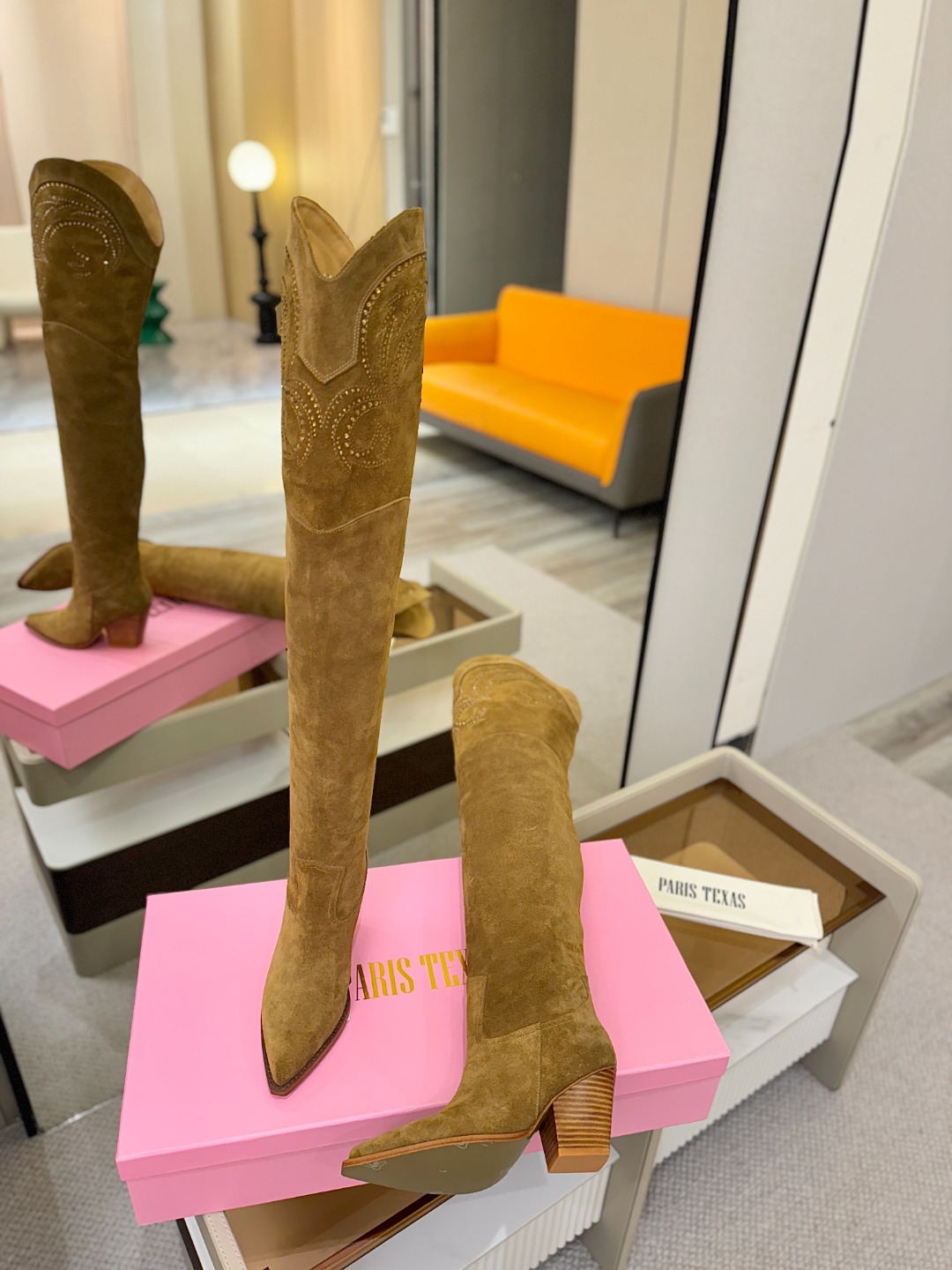 𝙋𝙖𝙧𝙞𝙨 𝙏𝙚𝙭𝙖𝙨 德州巴黎 Paris Texas 刺绣烫钻过膝长靴 ♡优雅风格，创造不一样的感觉