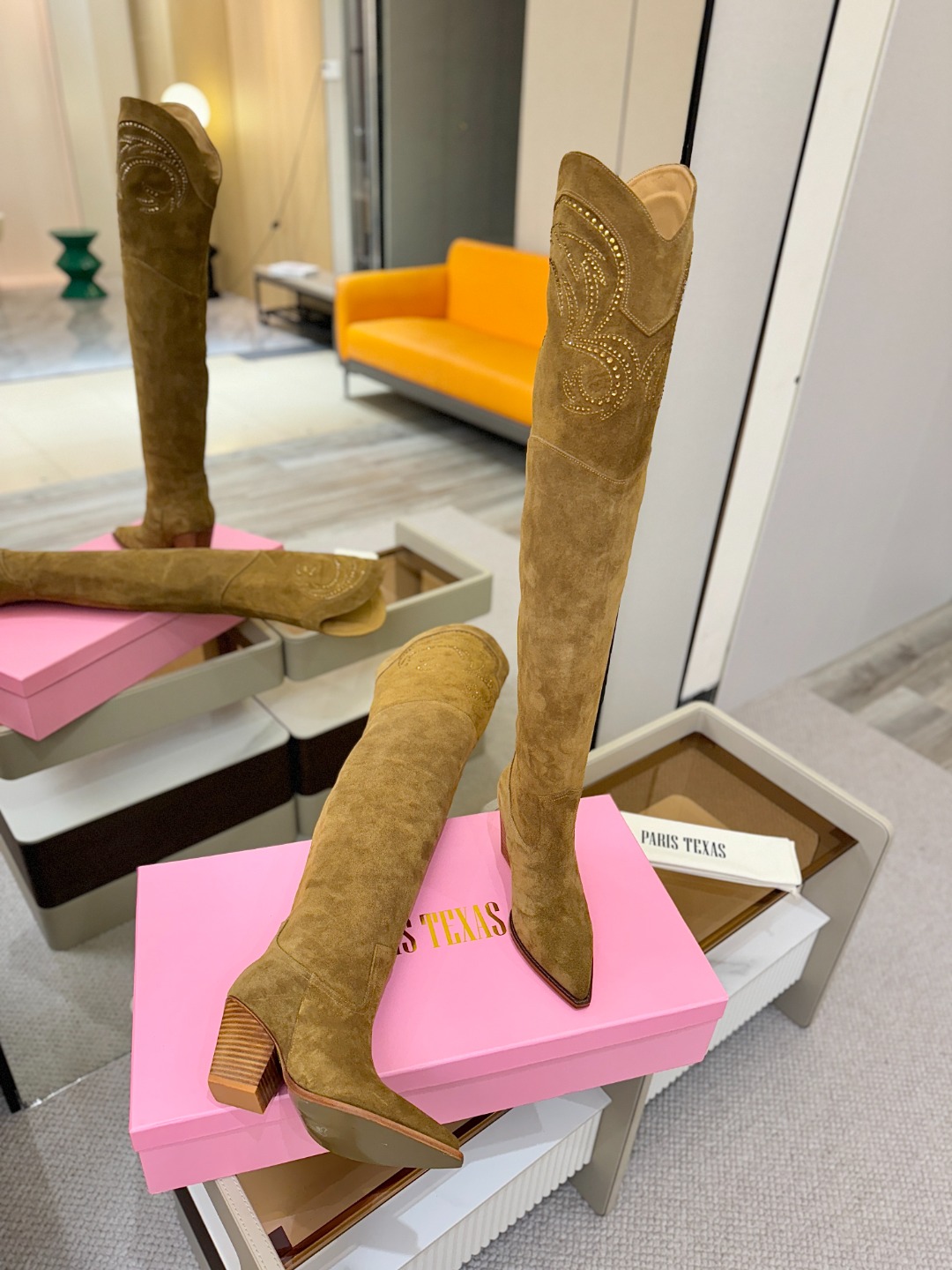 𝙋𝙖𝙧𝙞𝙨 𝙏𝙚𝙭𝙖𝙨 德州巴黎 Paris Texas 刺绣烫钻过膝长靴 ♡优雅风格，创造不一样的感觉