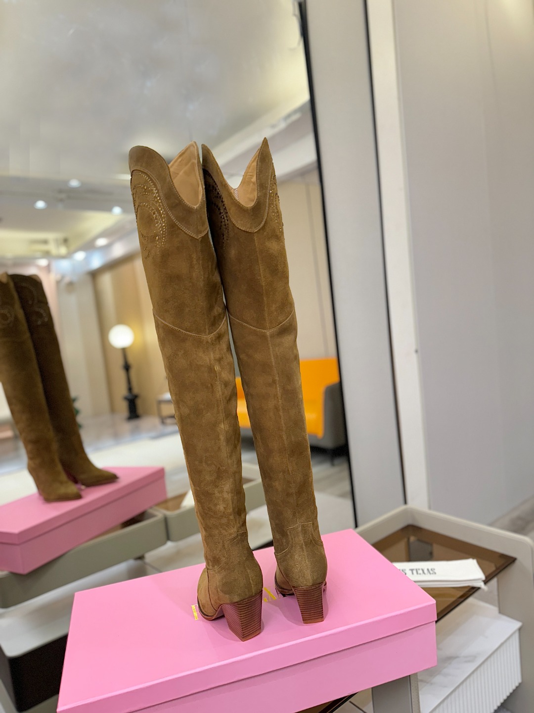 𝙋𝙖𝙧𝙞𝙨 𝙏𝙚𝙭𝙖𝙨 德州巴黎 Paris Texas 刺绣烫钻过膝长靴 ♡优雅风格，创造不一样的感觉