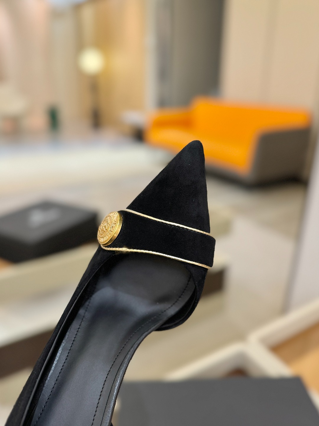 巴尔曼 走秀 时装高跟单鞋ʚ😊ɞ 品牌巴尔曼𝘽𝙖𝙡𝙢𝙖𝙞𝙣由法国时装设计师𝙥𝙞𝙚𝙧𝙧𝙚 𝘽𝙖𝙡𝙢𝙖𝙞𝙣（