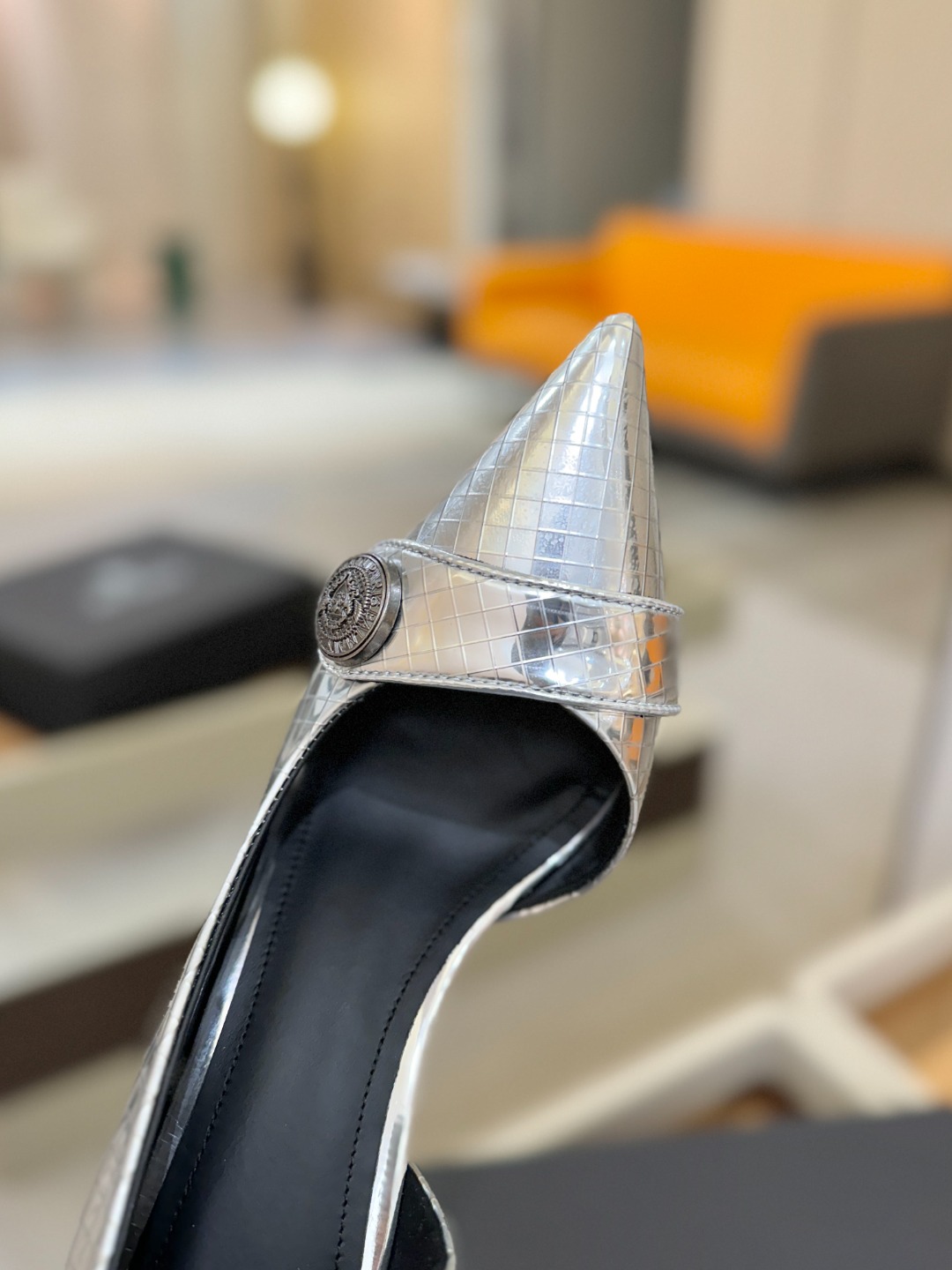 巴尔曼 走秀 时装高跟单鞋ʚ😊ɞ 品牌巴尔曼𝘽𝙖𝙡𝙢𝙖𝙞𝙣由法国时装设计师𝙥𝙞𝙚𝙧𝙧𝙚 𝘽𝙖𝙡𝙢𝙖𝙞𝙣（