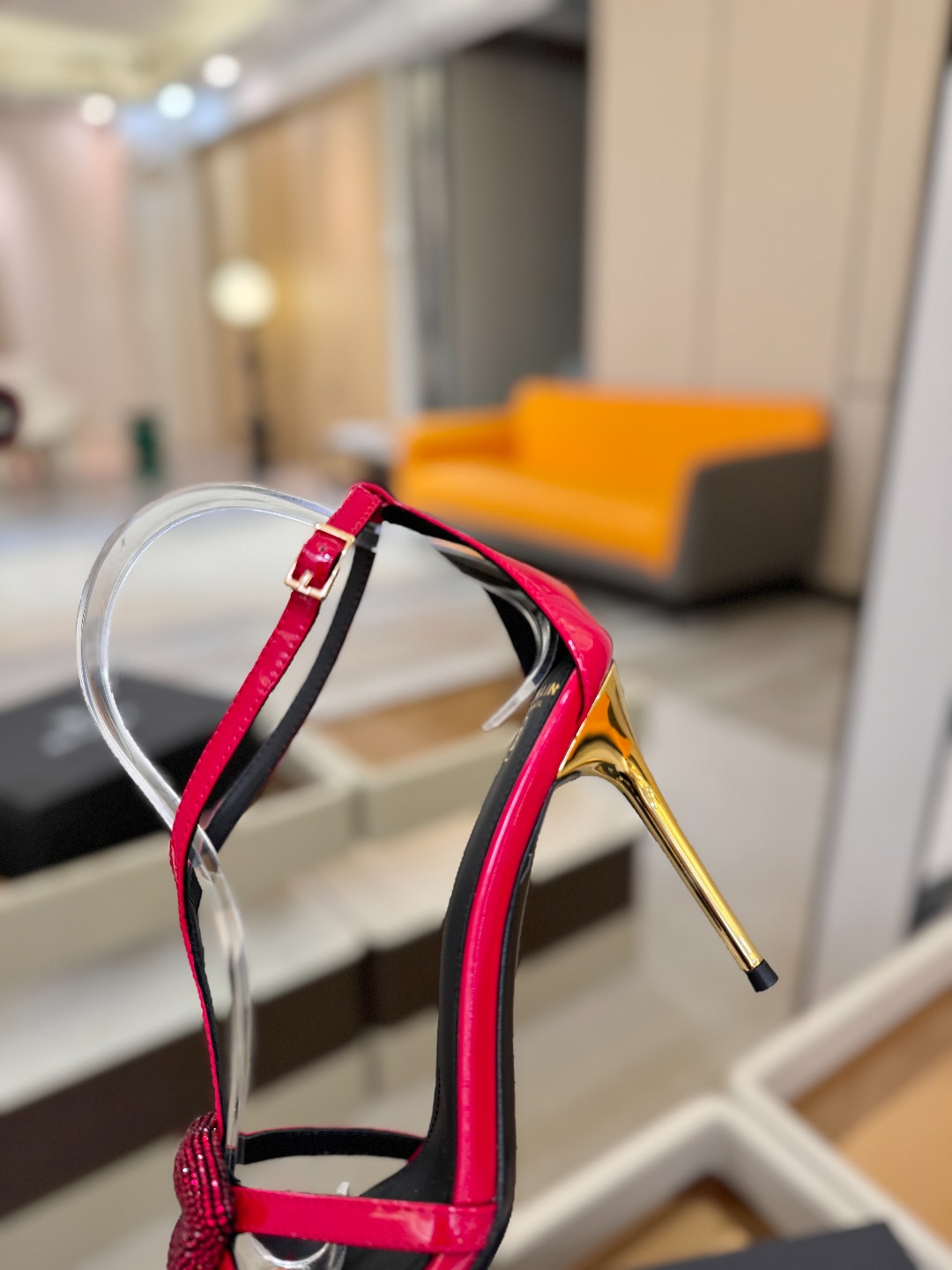 巴尔曼 走秀 时装嘴唇时髦高跟凉鞋ʚ😊ɞ 品牌巴尔曼𝘽𝙖𝙡𝙢𝙖𝙞𝙣由法国时装设计师𝙥𝙞𝙚𝙧𝙧𝙚 𝘽𝙖𝙡𝙢