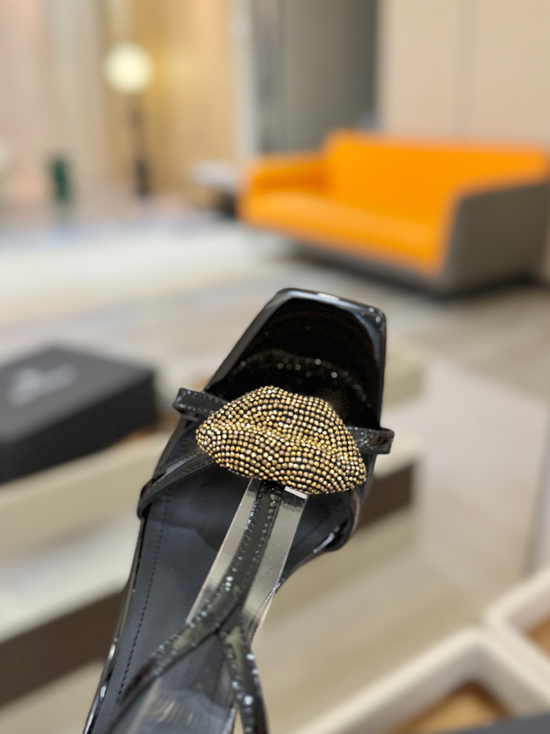 巴尔曼 走秀 时装嘴唇时髦高跟凉鞋ʚ😊ɞ 品牌巴尔曼𝘽𝙖𝙡𝙢𝙖𝙞𝙣由法国时装设计师𝙥𝙞𝙚𝙧𝙧𝙚 𝘽𝙖𝙡𝙢