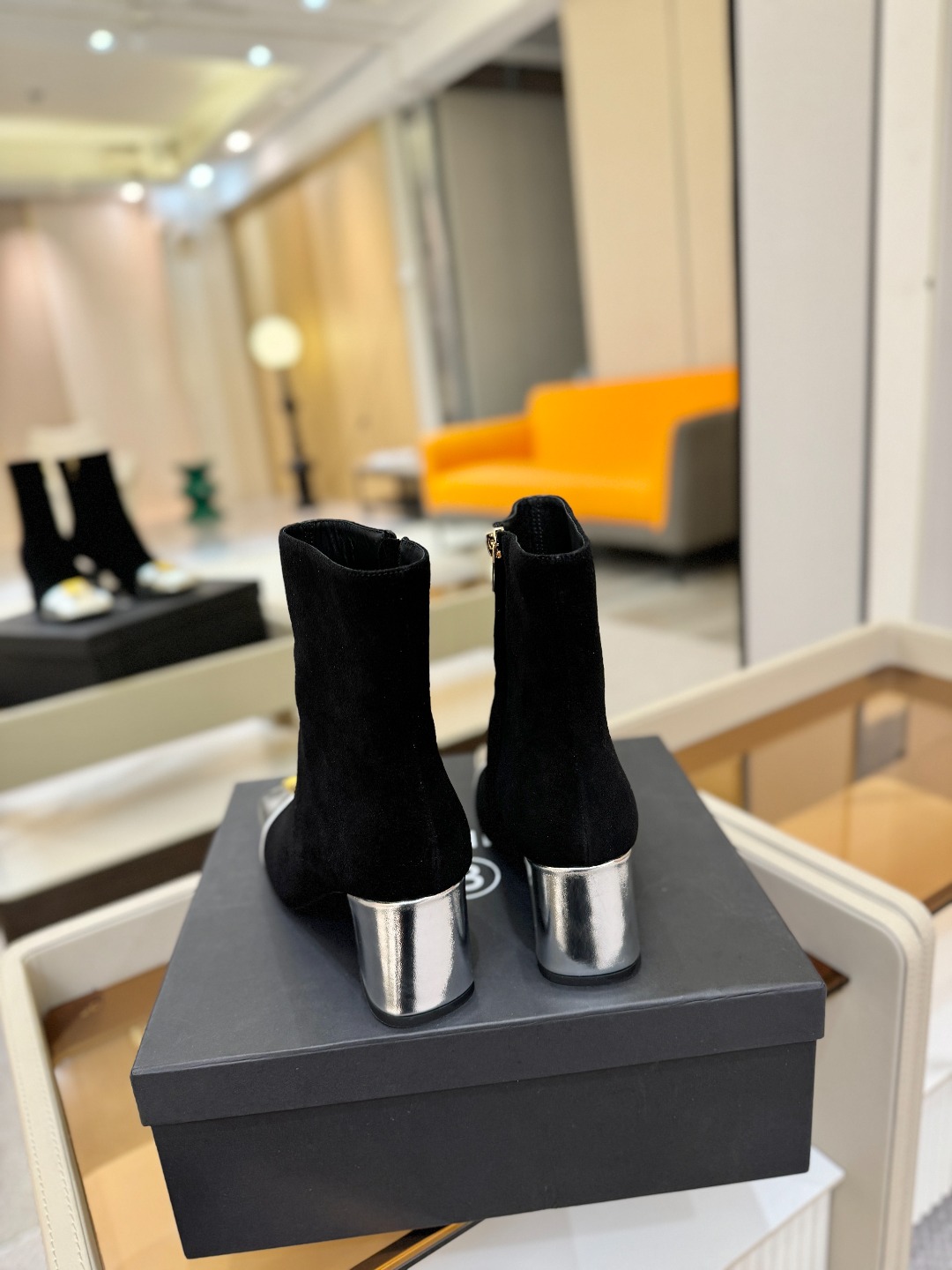 巴尔曼 走秀 时装高跟短靴ʚ😊ɞ 品牌巴尔曼𝘽𝙖𝙡𝙢𝙖𝙞𝙣由法国时装设计师𝙥𝙞𝙚𝙧𝙧𝙚 𝘽𝙖𝙡𝙢𝙖𝙞𝙣（